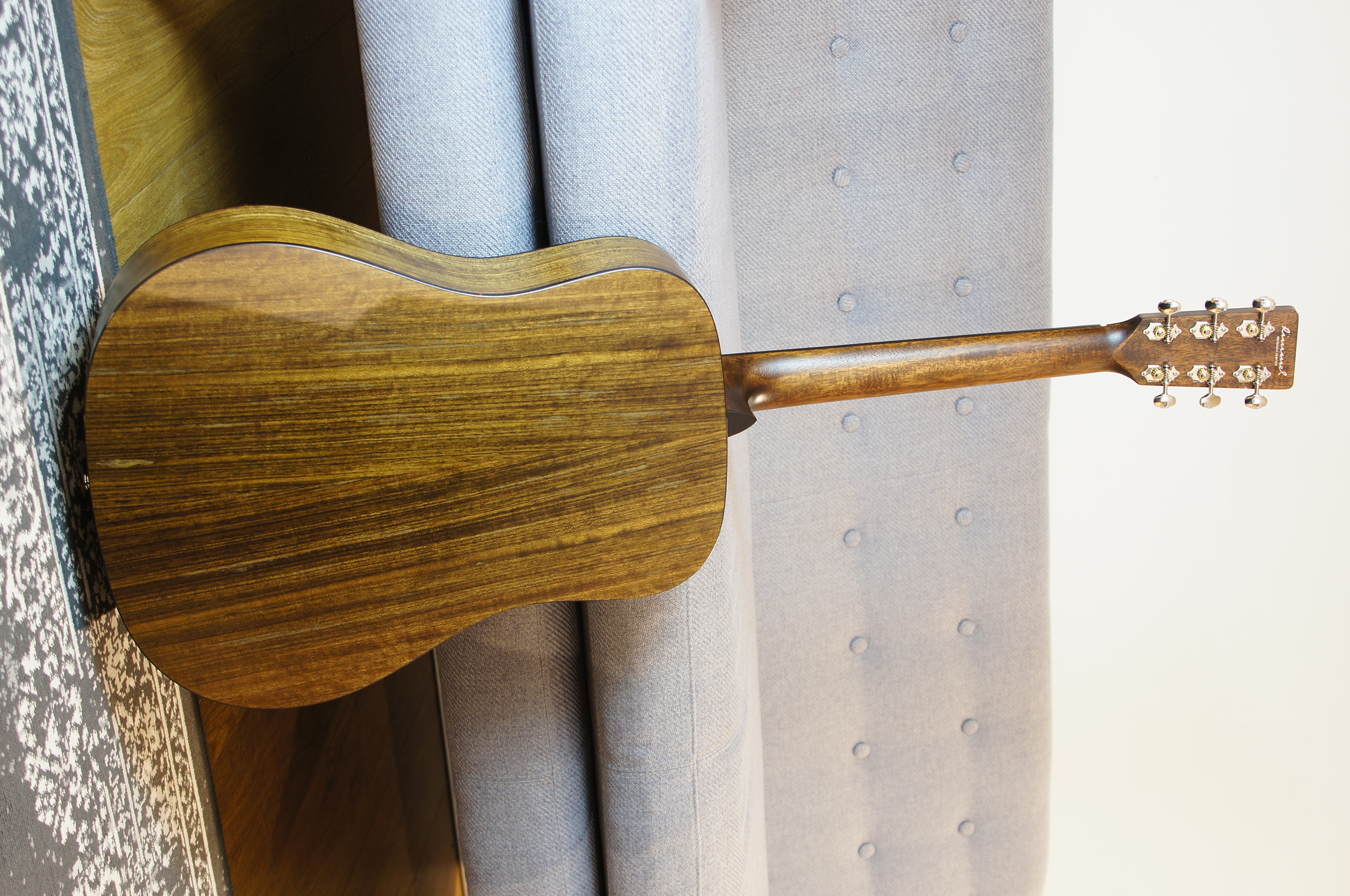 Eastman E3DE mit Tonabnehmer inklusive Gigbag