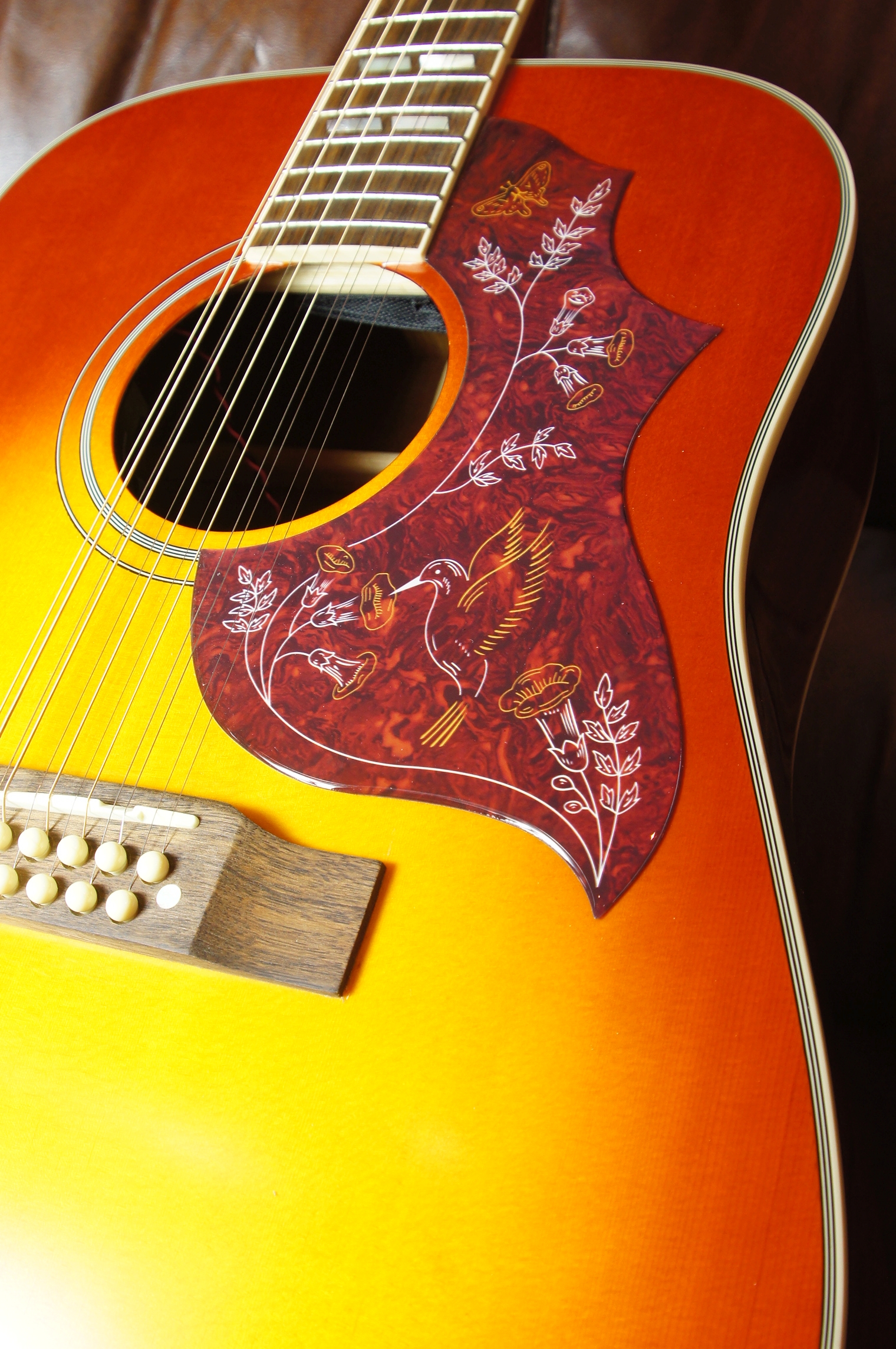 Epiphone inspired by Gibson Hummingbird 12-String Aged Cherry Sunburst Gloss vollmssiv