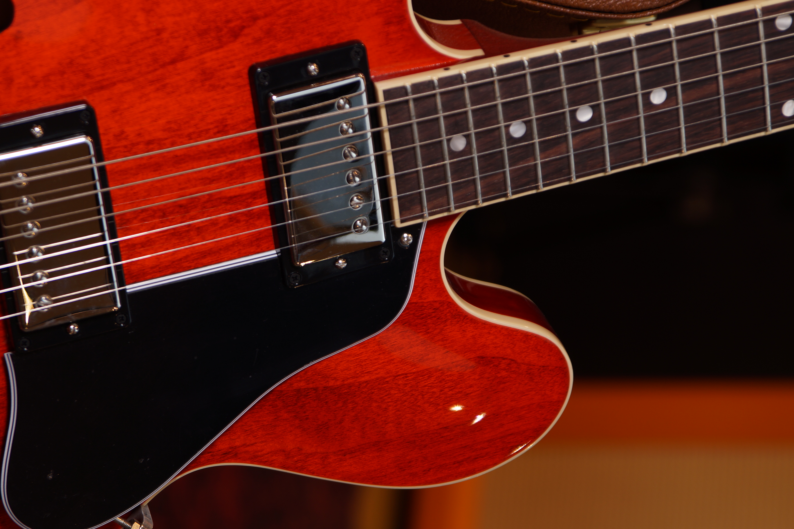 Gibson ES-335 DOT Sixties Cherry