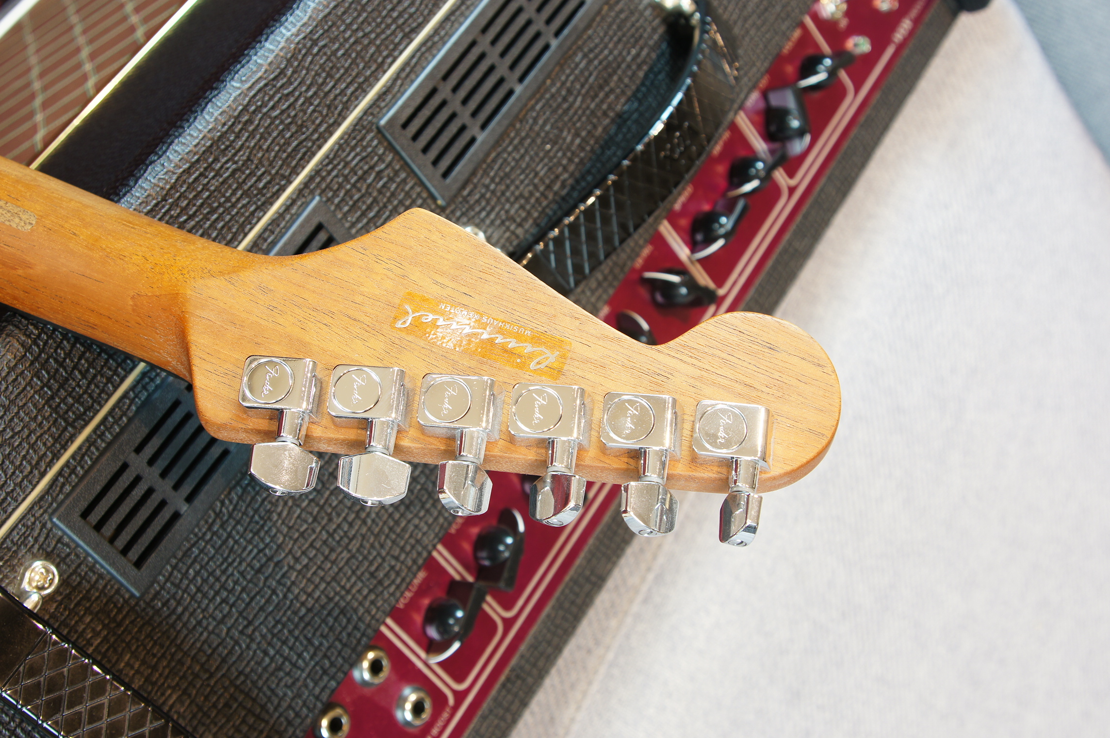 Fender American Acoustasonic Strat Ebony Fingerboard Dakota Red