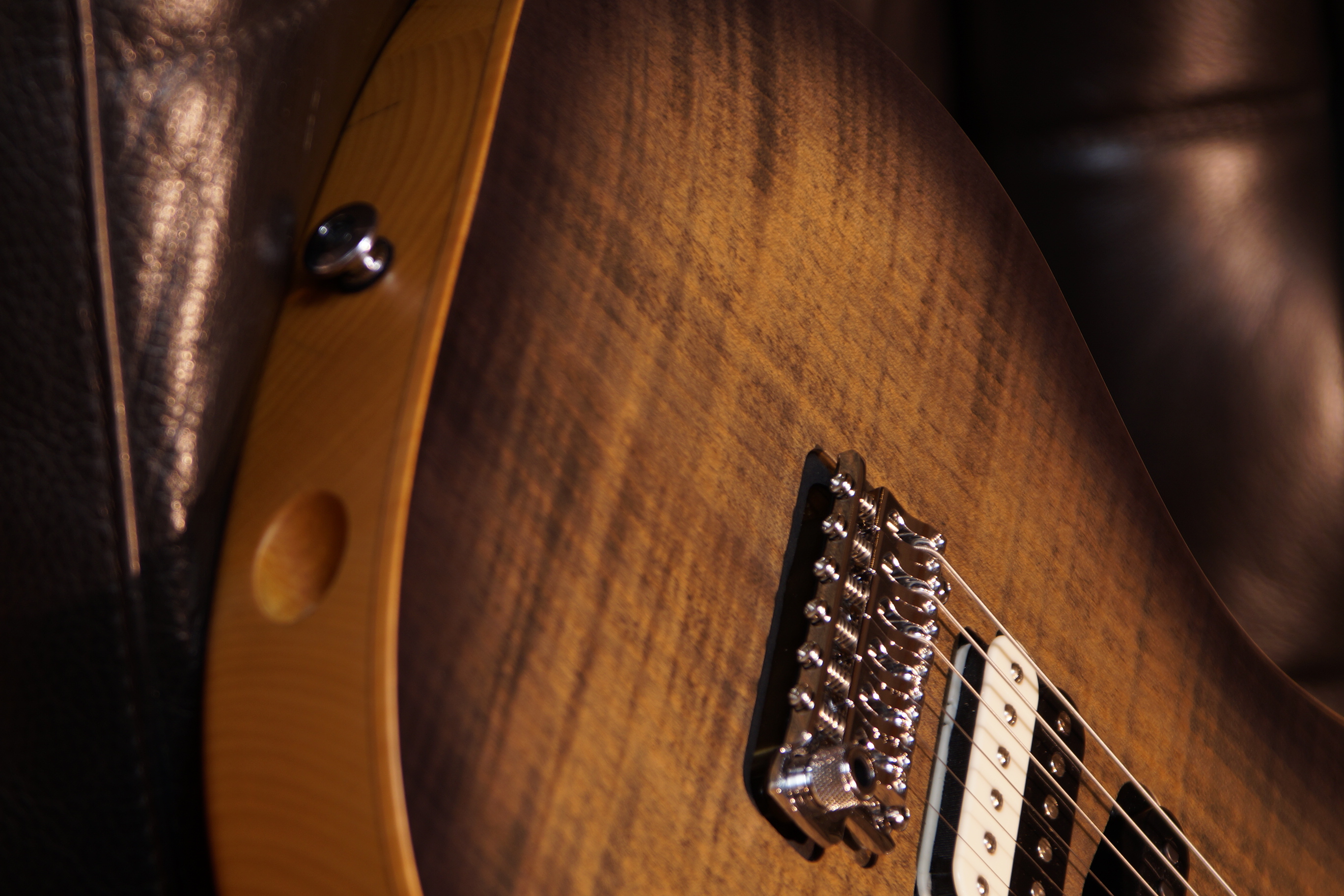 IBANEZ Tom Quayle Signature Charcoal Black Burst Flat B- Stock inkl. Koffer