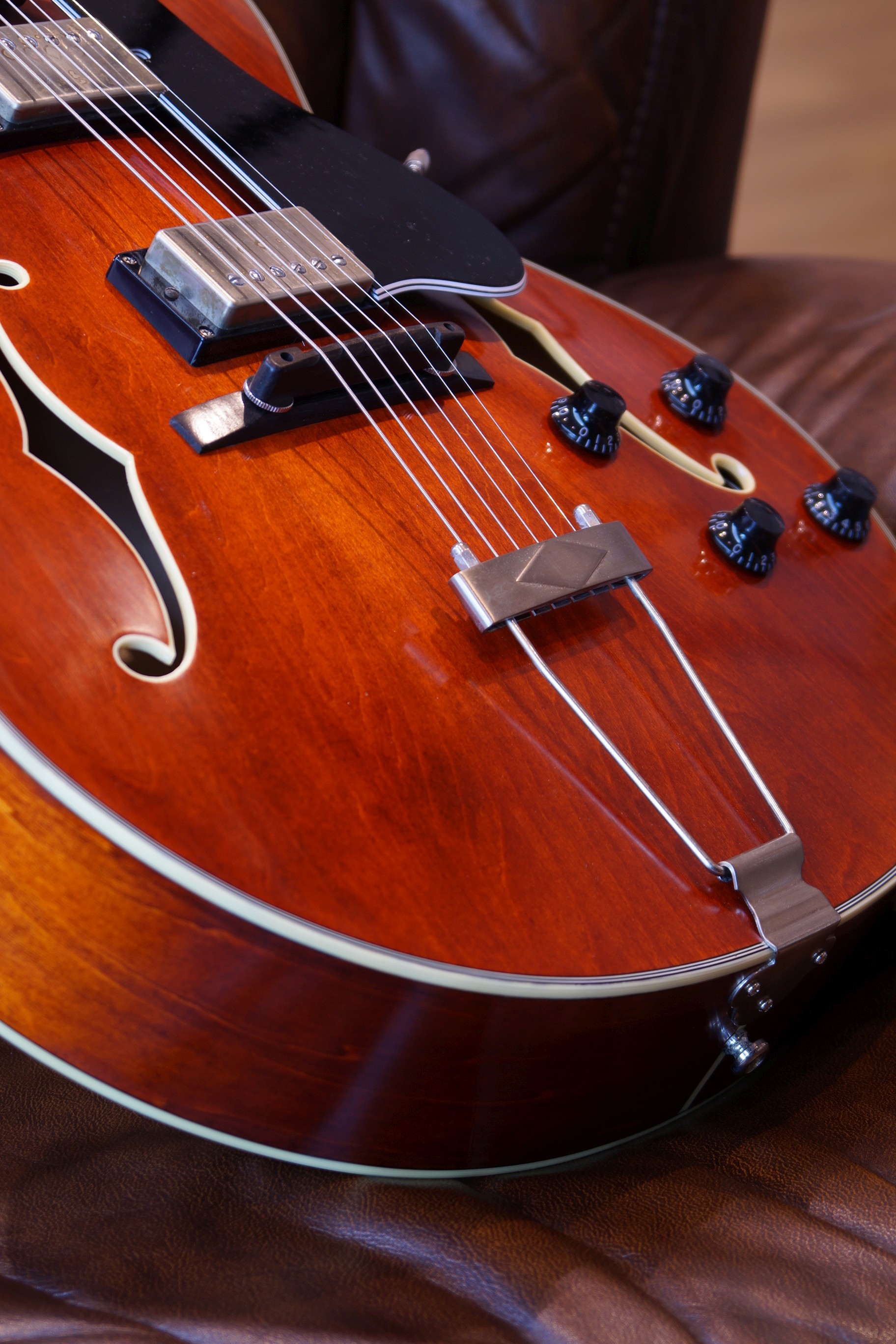 Eastman T49D/TV Archtop Antique Classic aged
