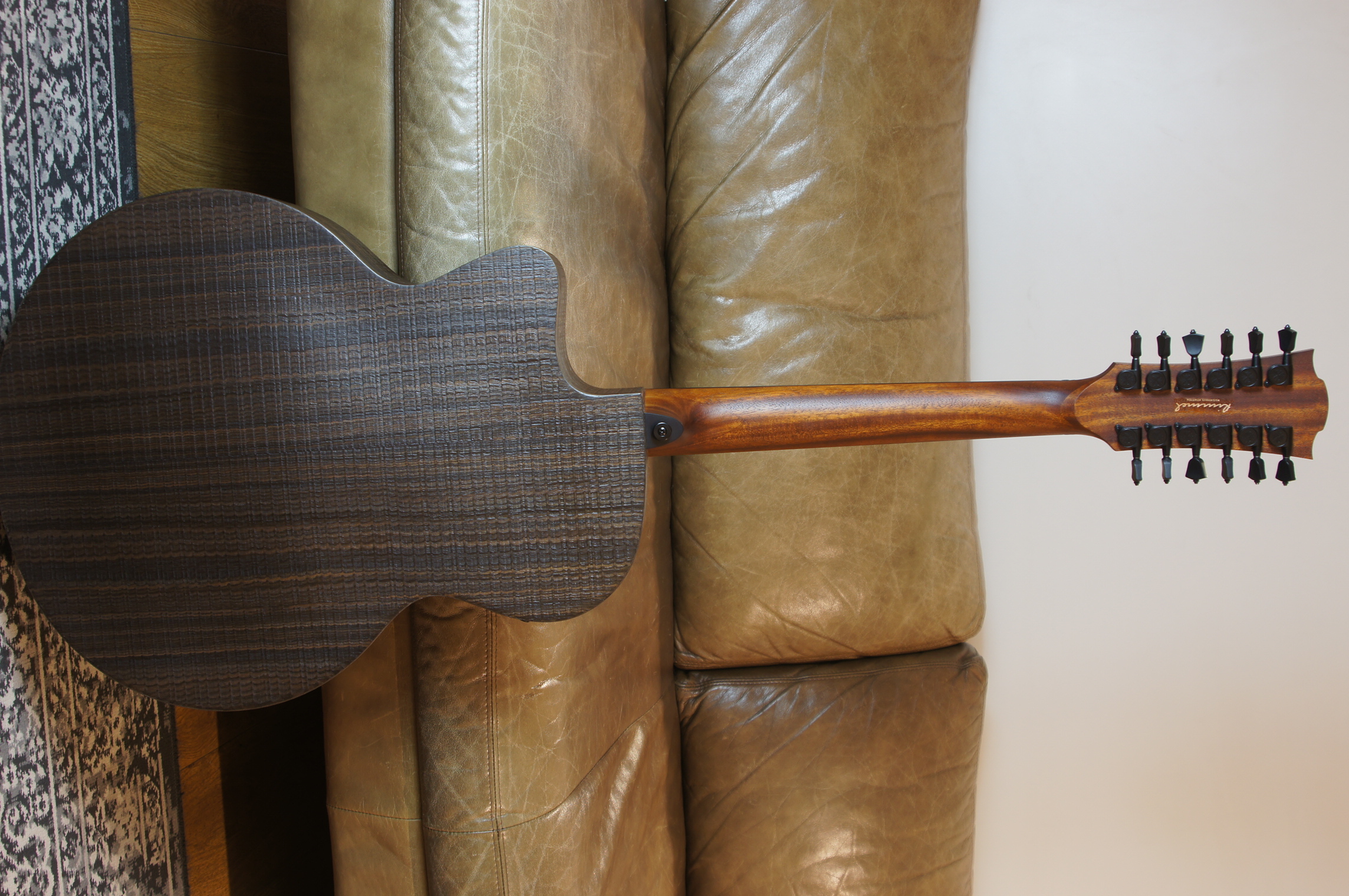 LAG - GLA SAUVAGE-J12CE