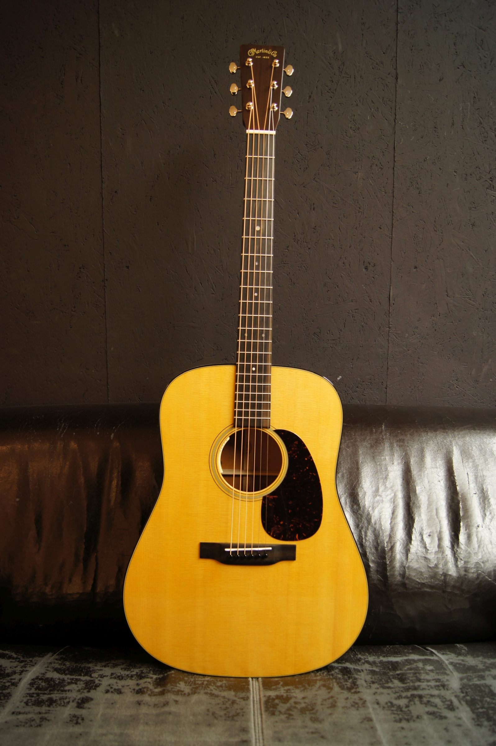 Martin D-18E-LRB mit LR Baggs Tonabnehmer
