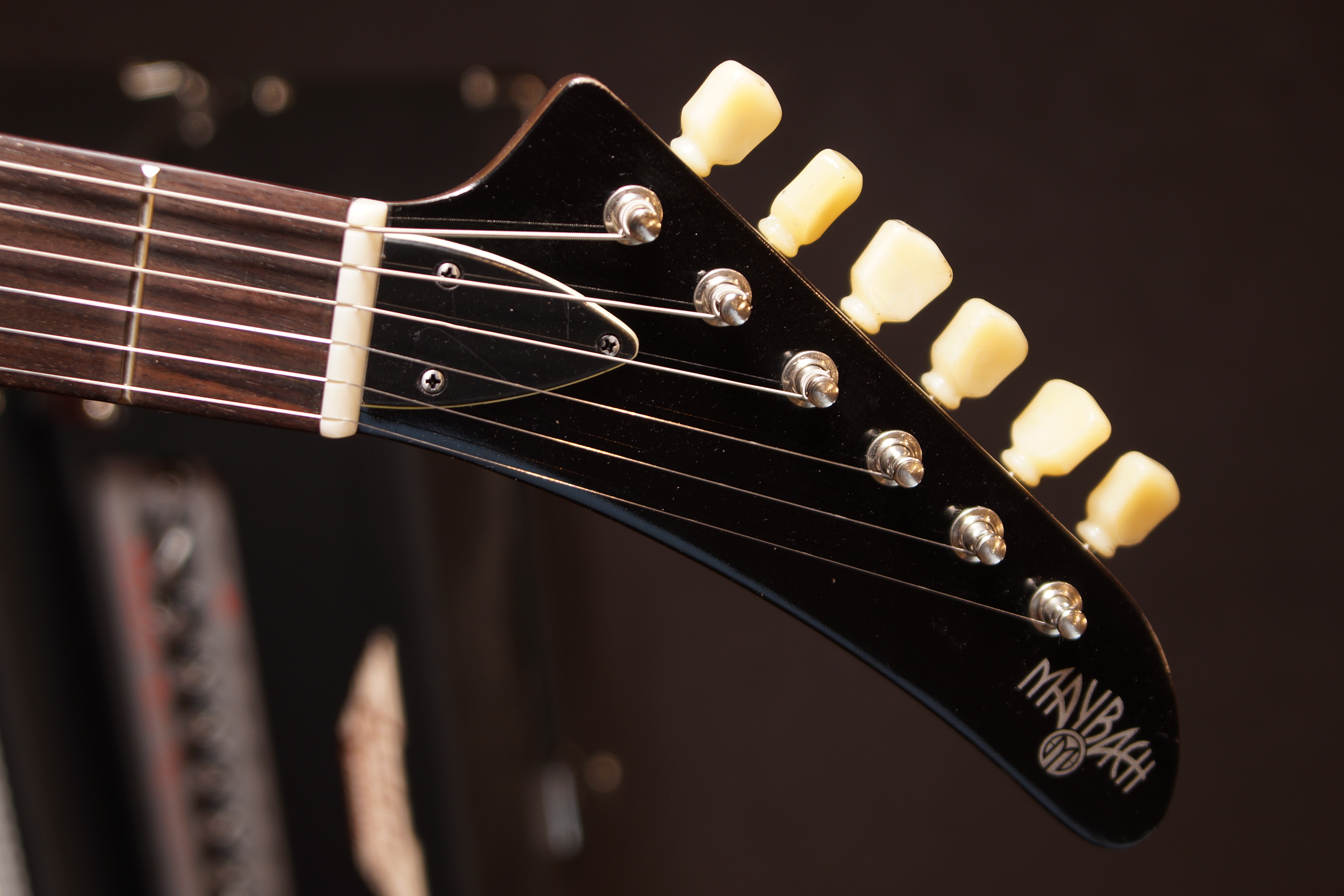 Maybach X-Wing '76 M Shoreline Gold 60 Slim Taper Neck