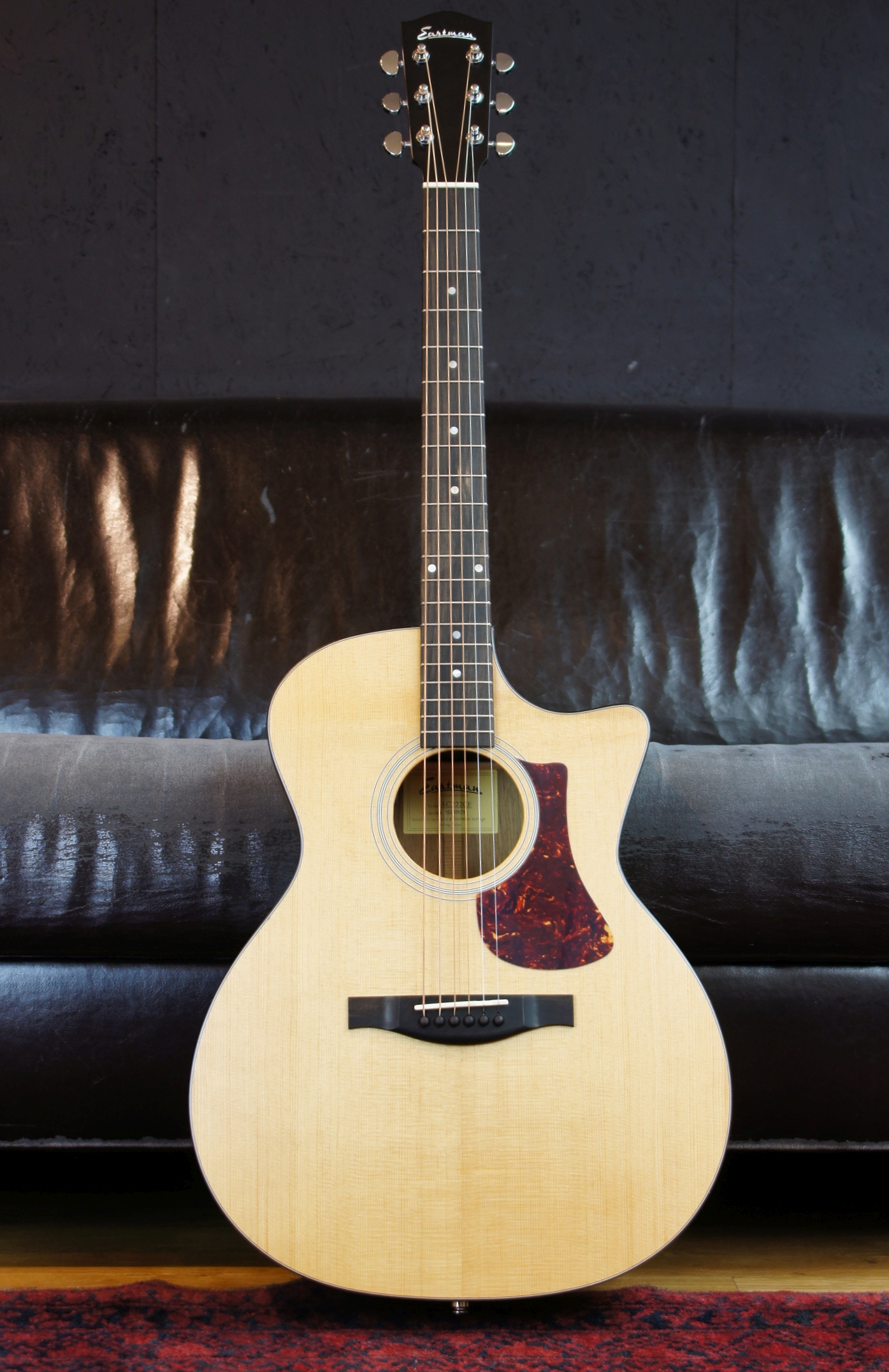 Eastman AC222CE mit Tonabnehmer inklusive Gigbag