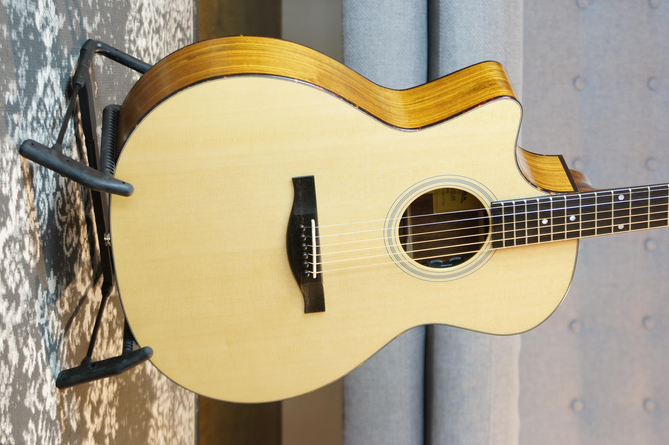 Eastman AC222LCE Linkshänder mit Tonabnehmer inklusive Gigbag