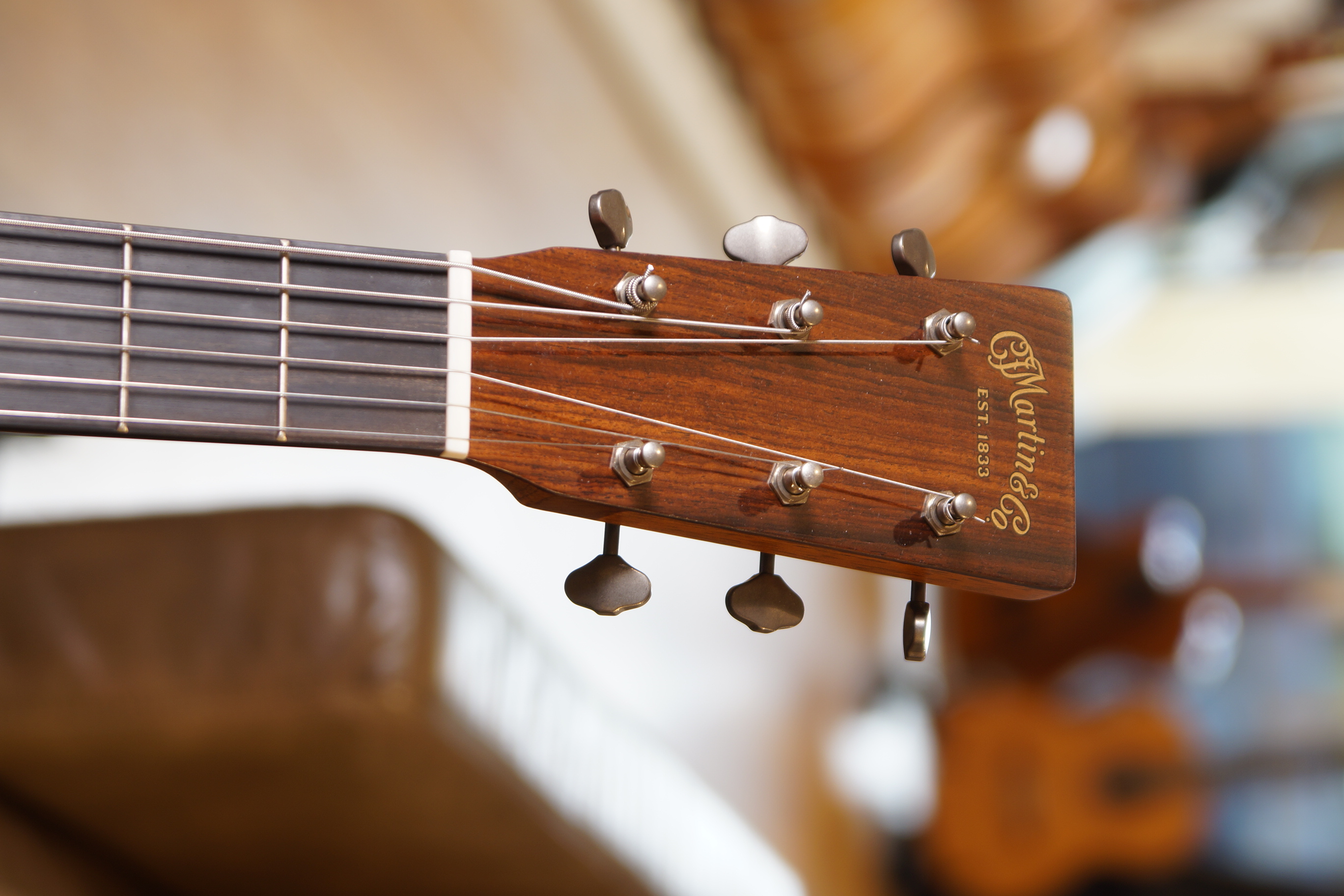 Martin D-18 Street Legend