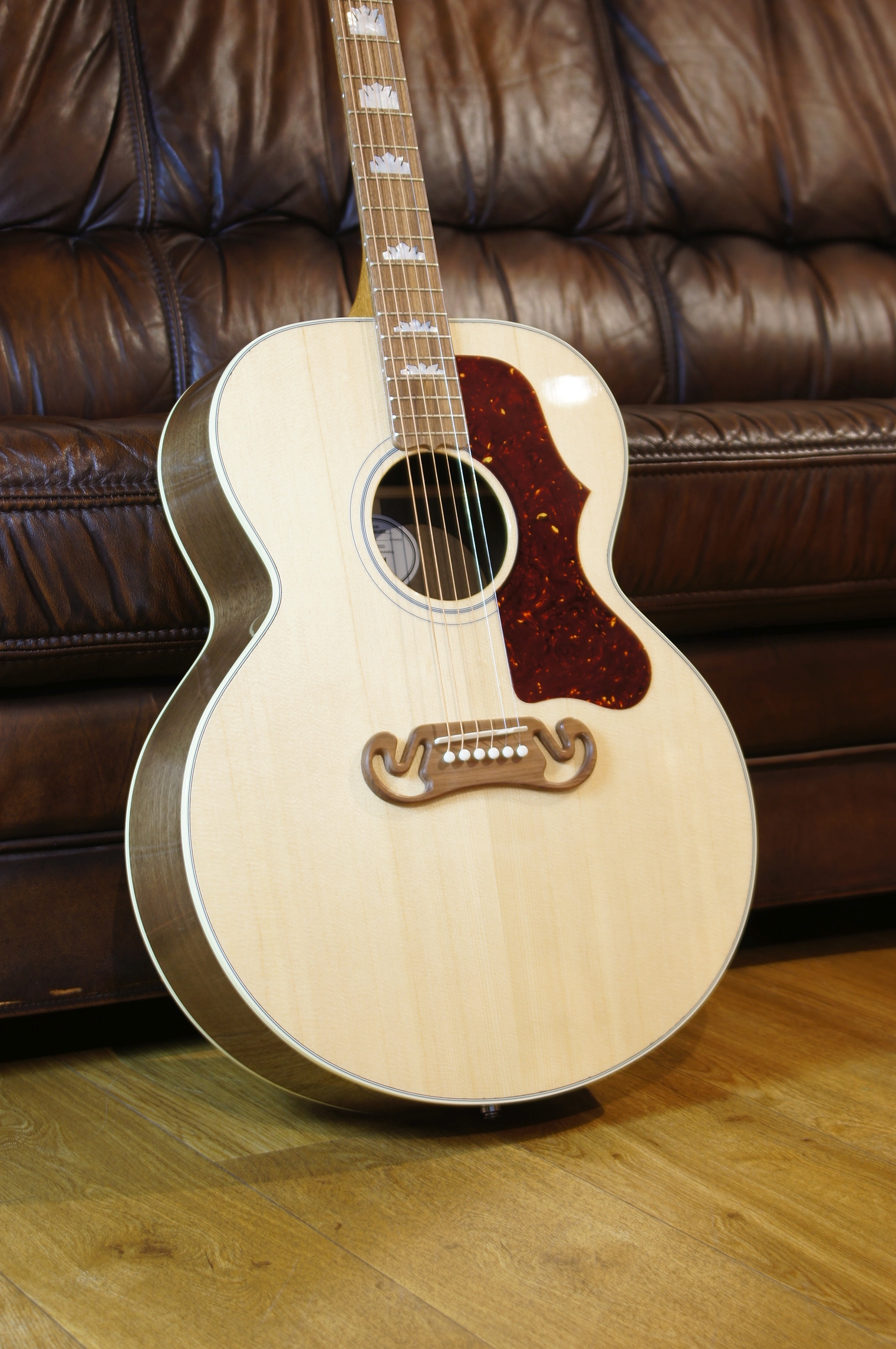 Gibson SJ-200 Studio Walnut Antique Natural