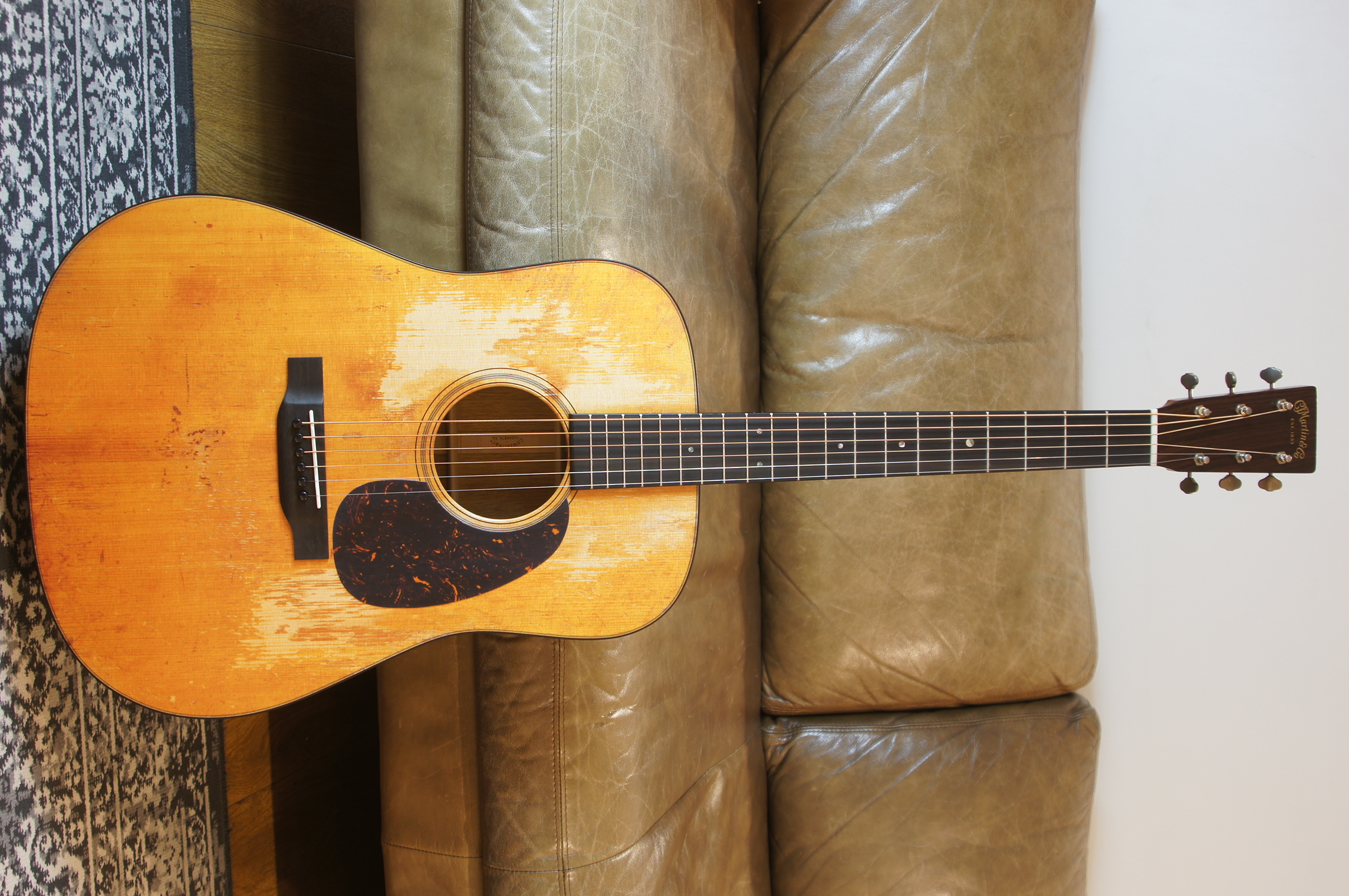 Martin D-18 Street Legend