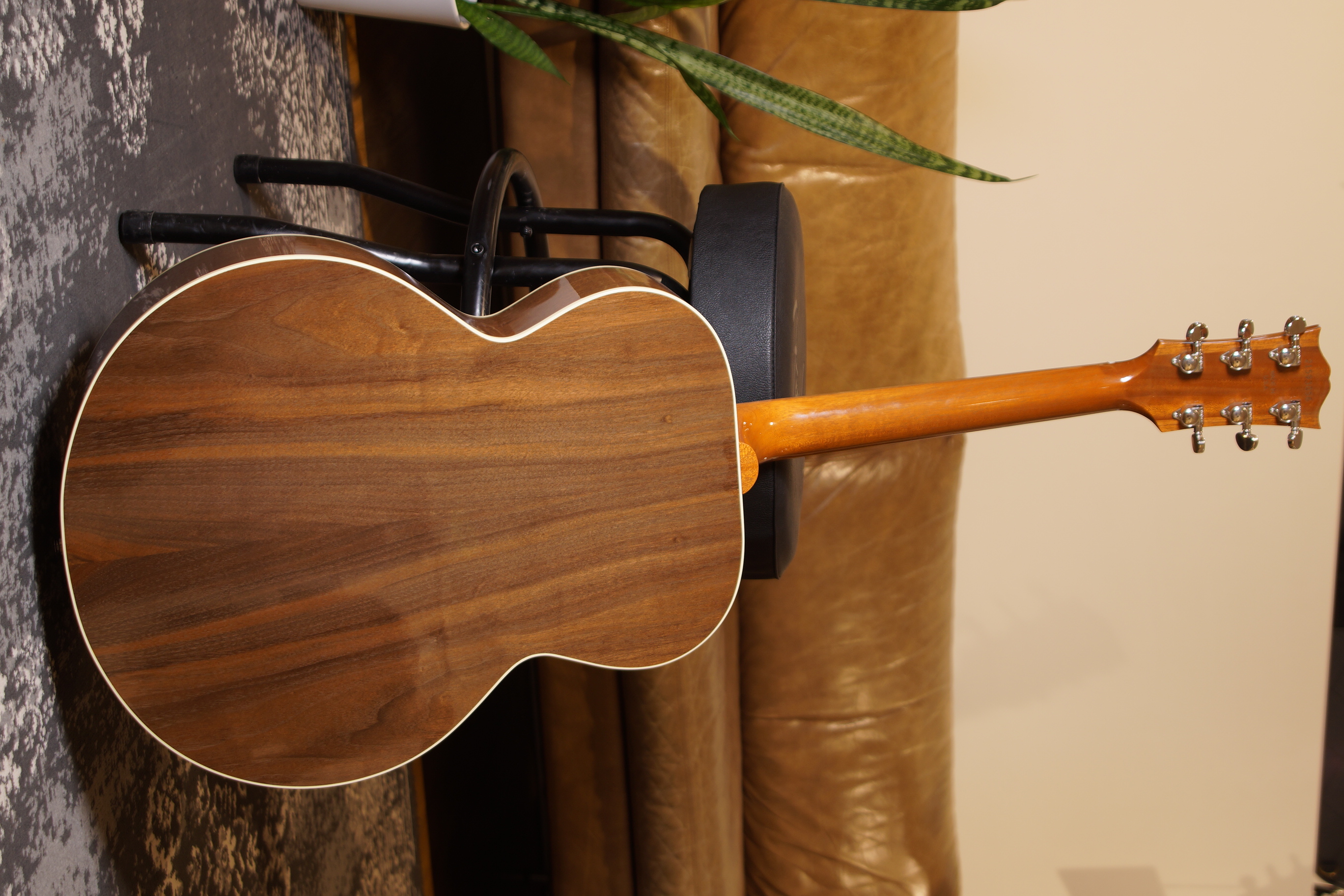 Gibson SJ-200 Studio Walnut Antique Natural