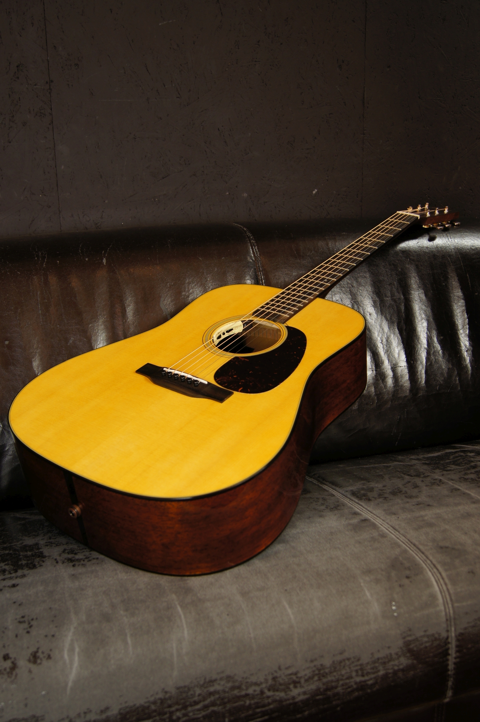 Martin D-18E-LRB mit LR Baggs Tonabnehmer