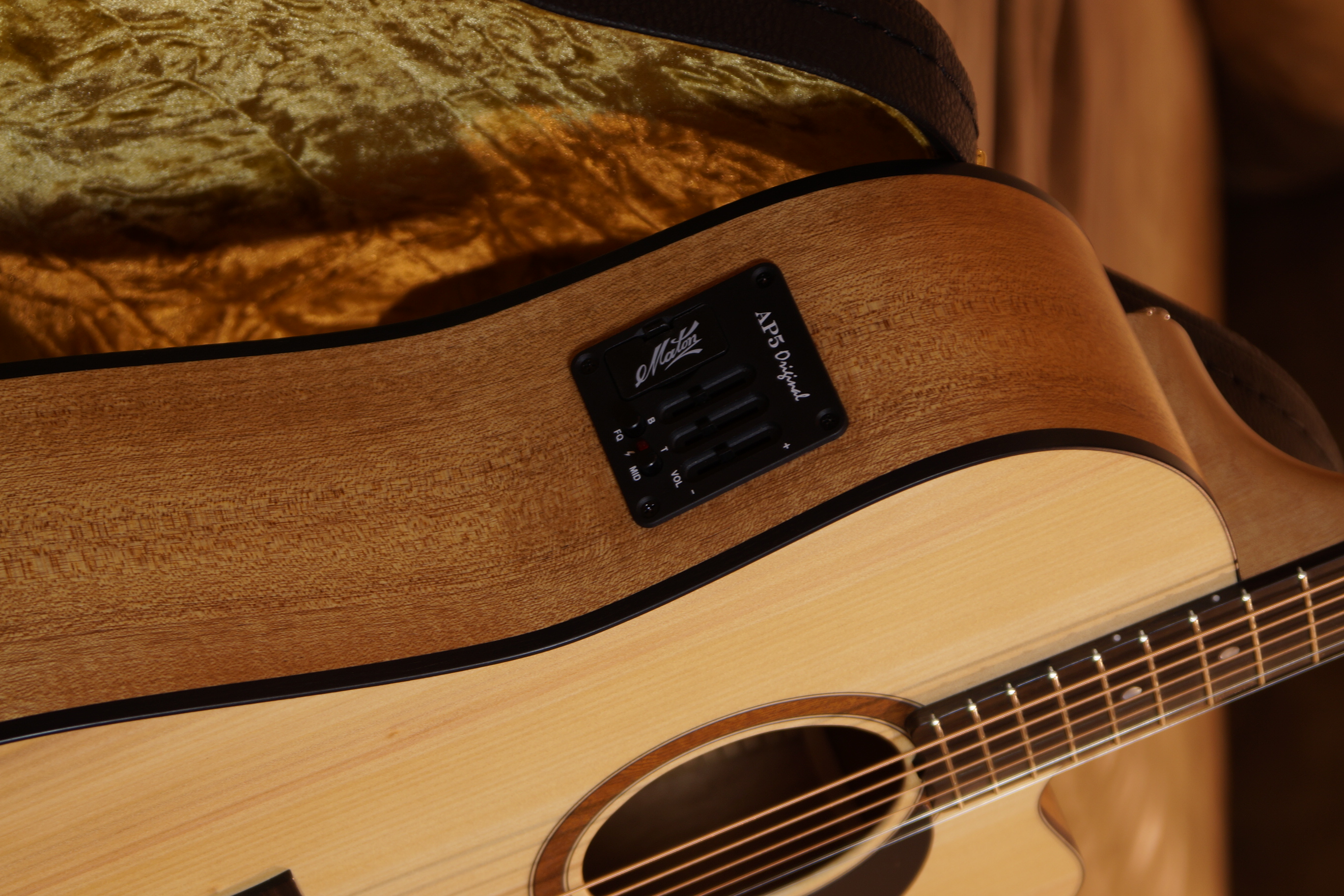 Maton SRS 60 C