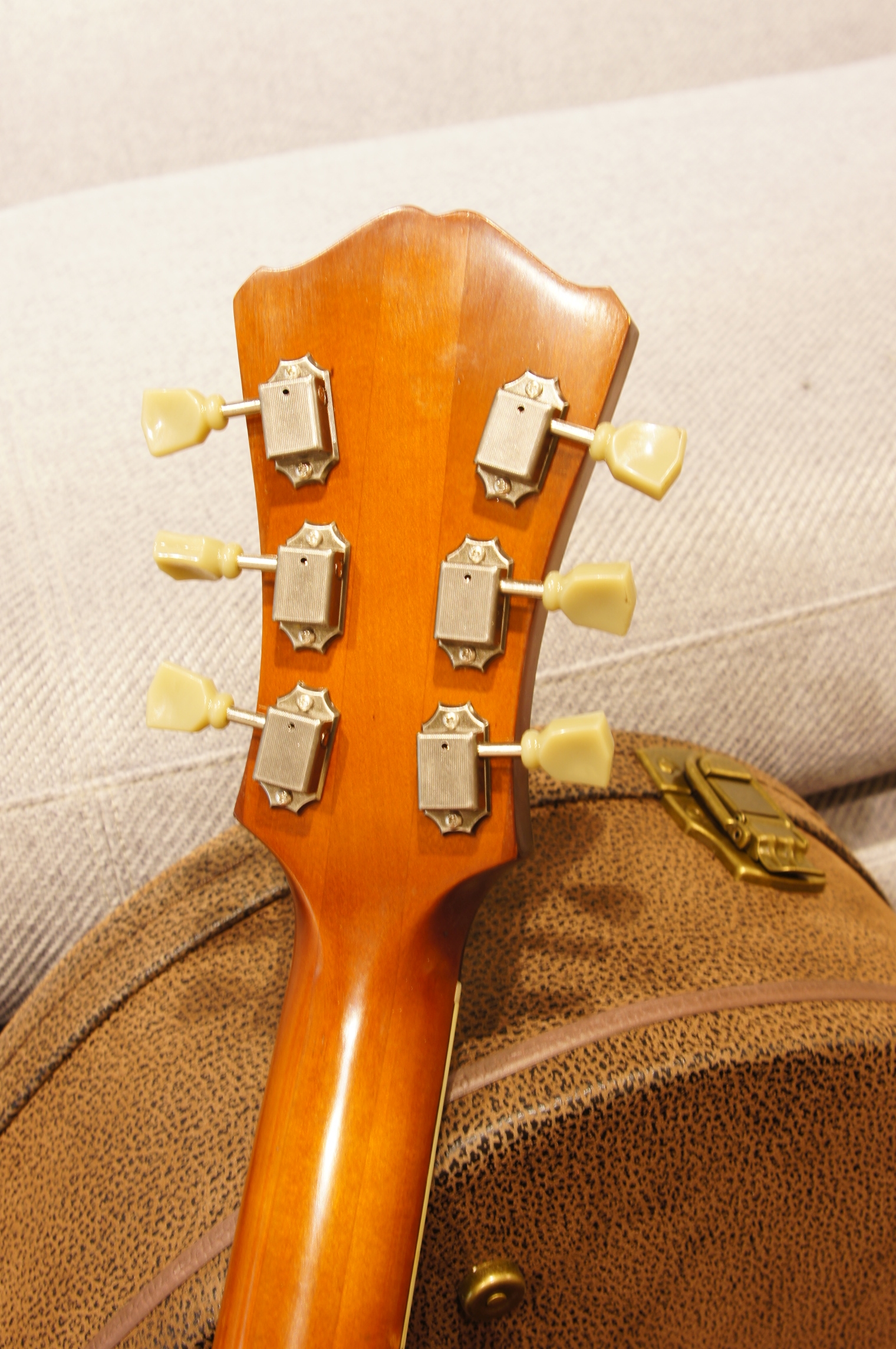 Eastman T49D/V-GB Archtop Goldburst aged