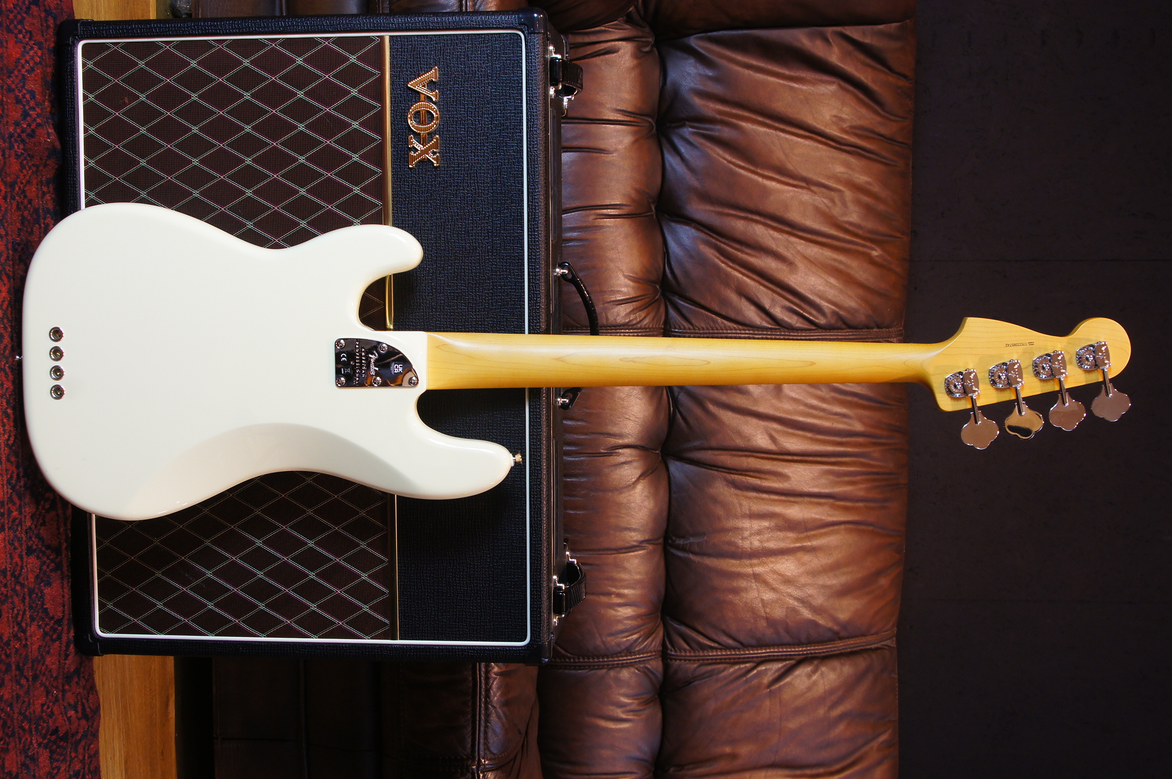 Fender American Professional II Precision Bass®, Rosewood Fingerboard, Olympic White