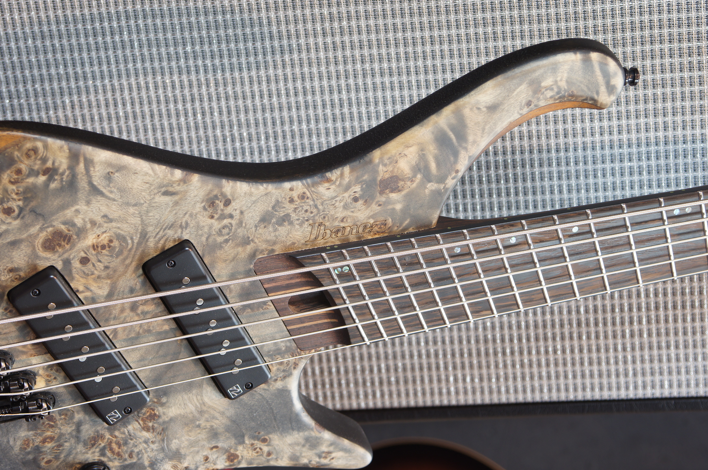 IBANEZ Bass Workshop 5-String Multiscale Black Ice Flat - B-Stock