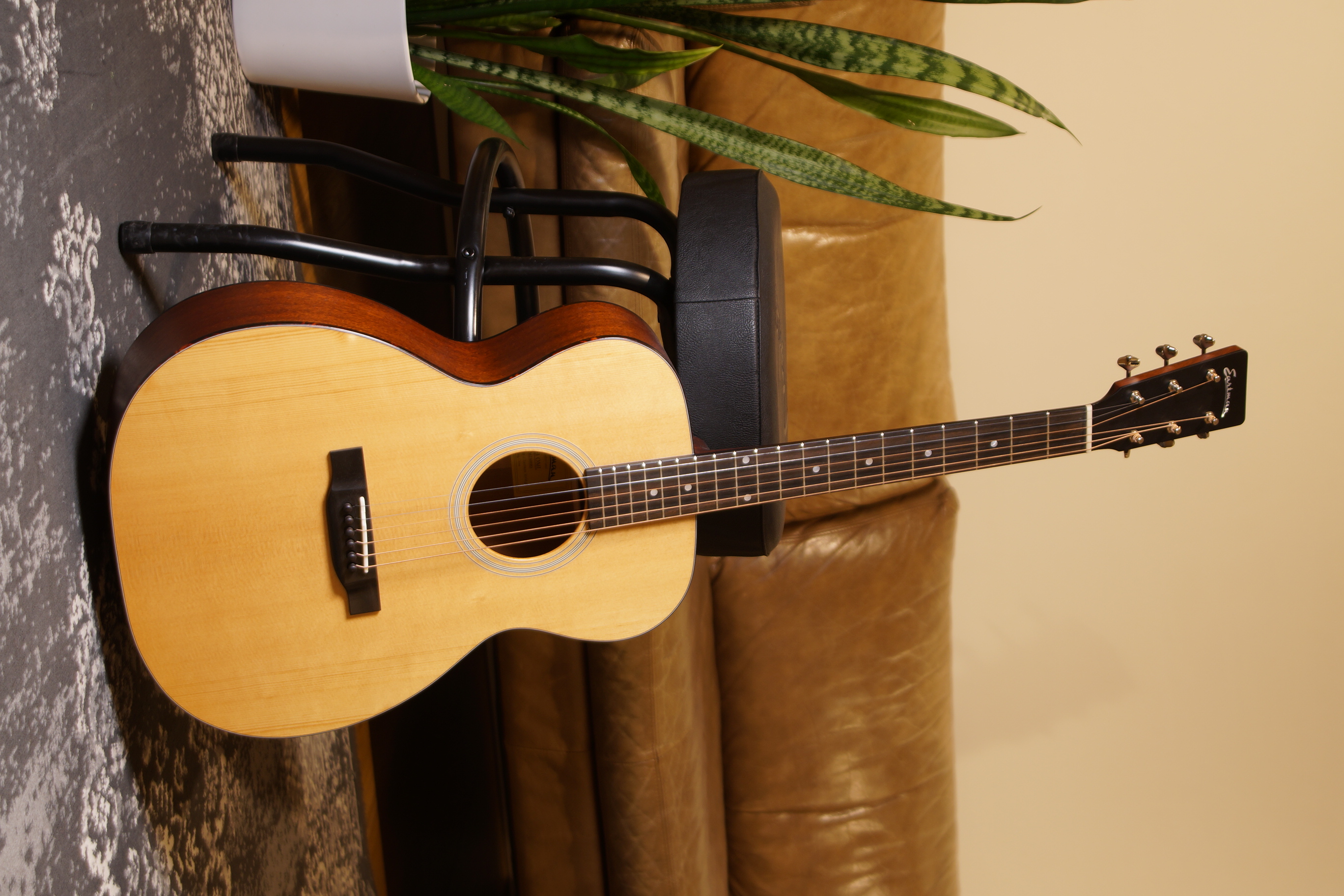 Eastman E1OML - Linkshähnder