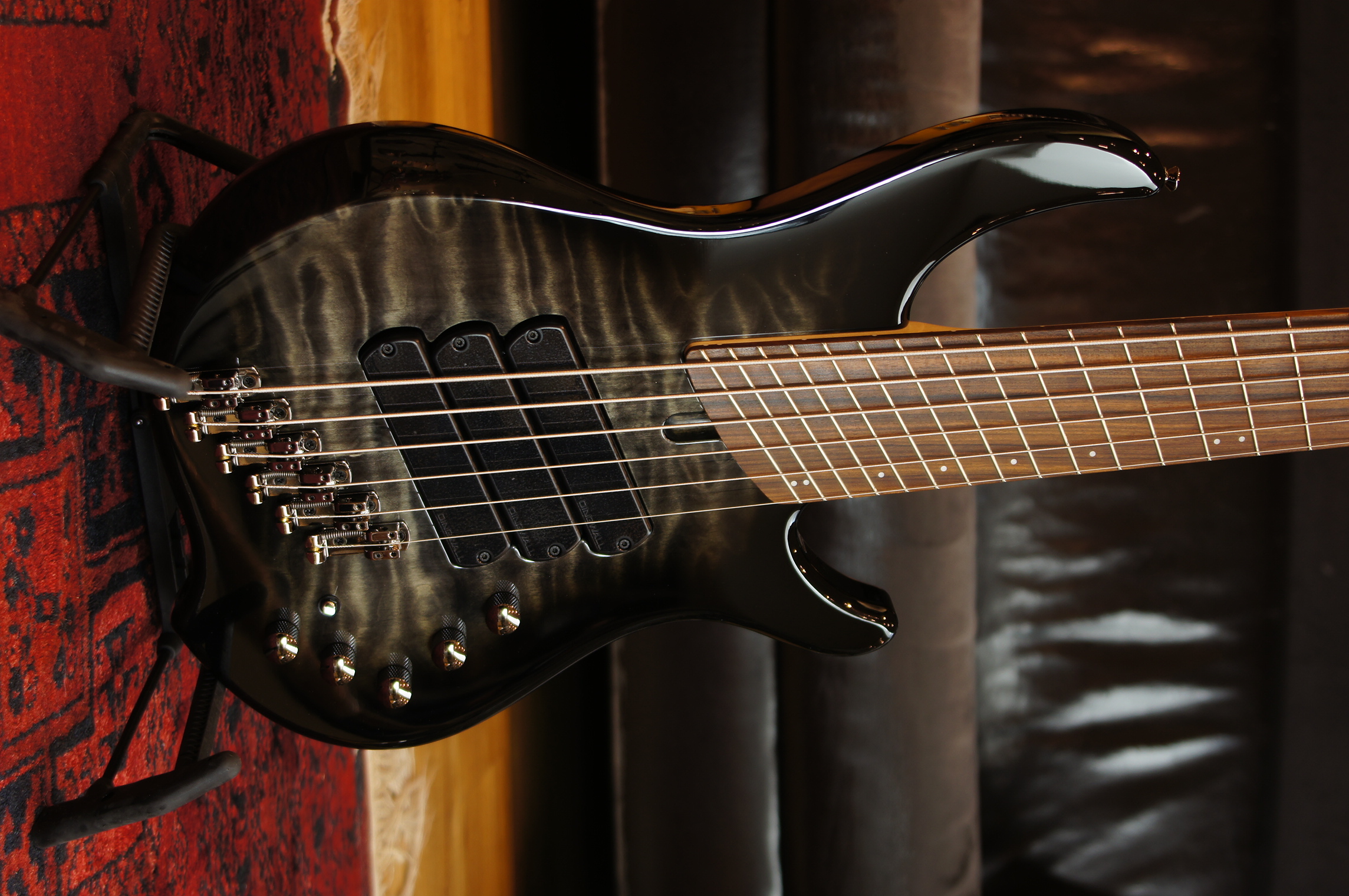 Dingwall CB3 Combustion 6-String 3 Pickups Pau Ferro Black Burst