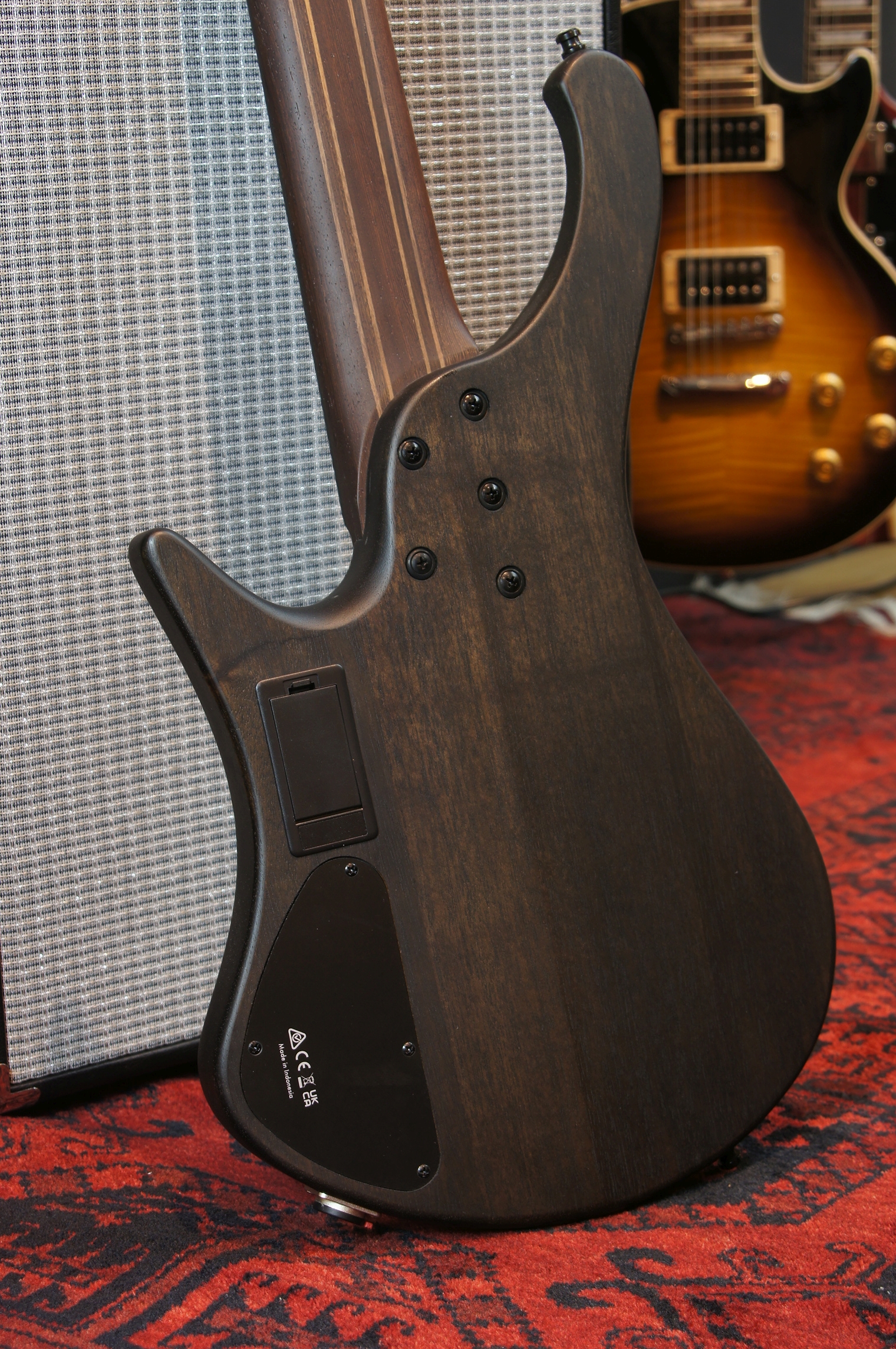 IBANEZ Bass Workshop 5-String Multiscale Black Ice Flat - B-Stock