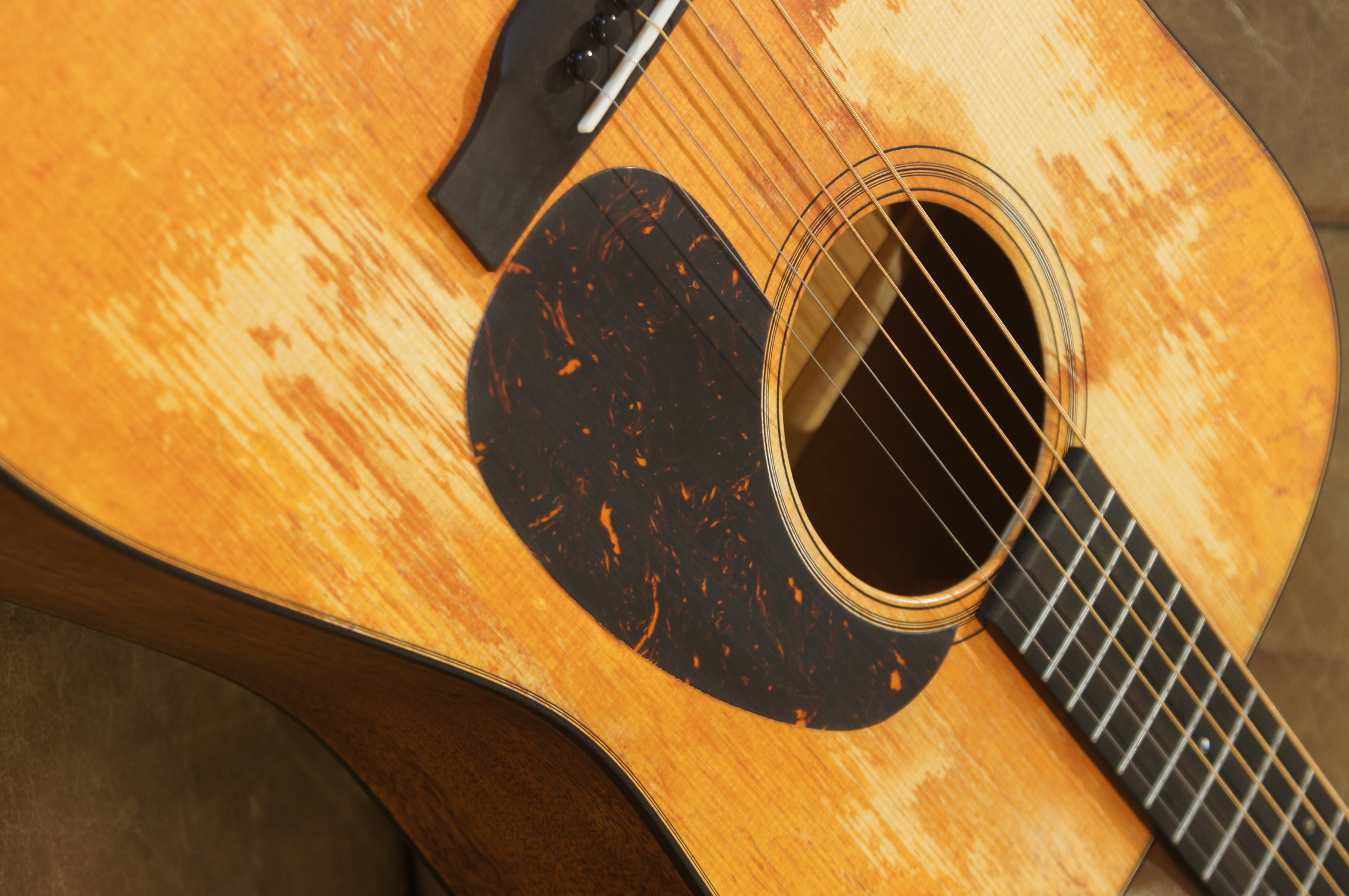 Martin D-18 Street Legend