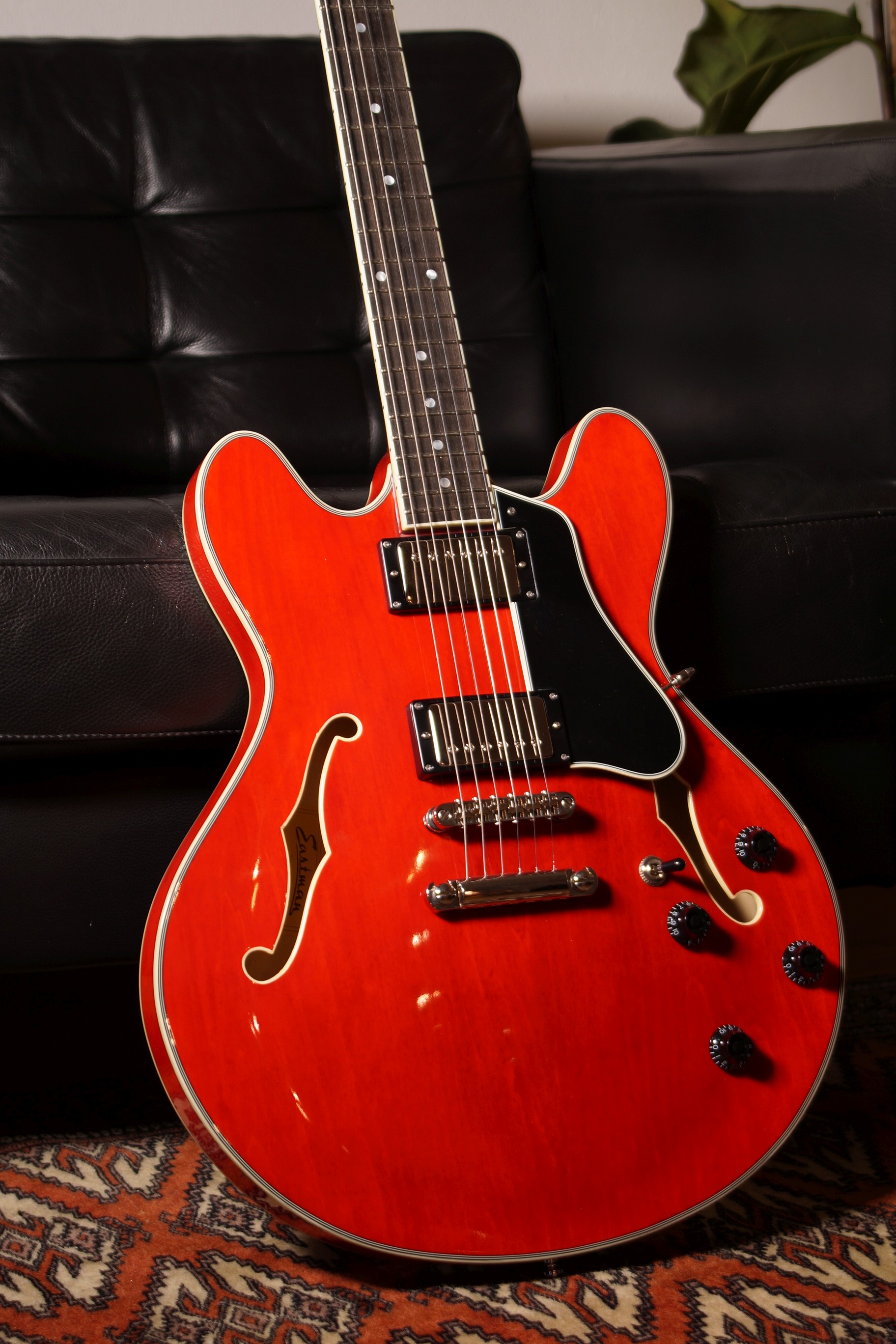 Eastman T386-RD Red