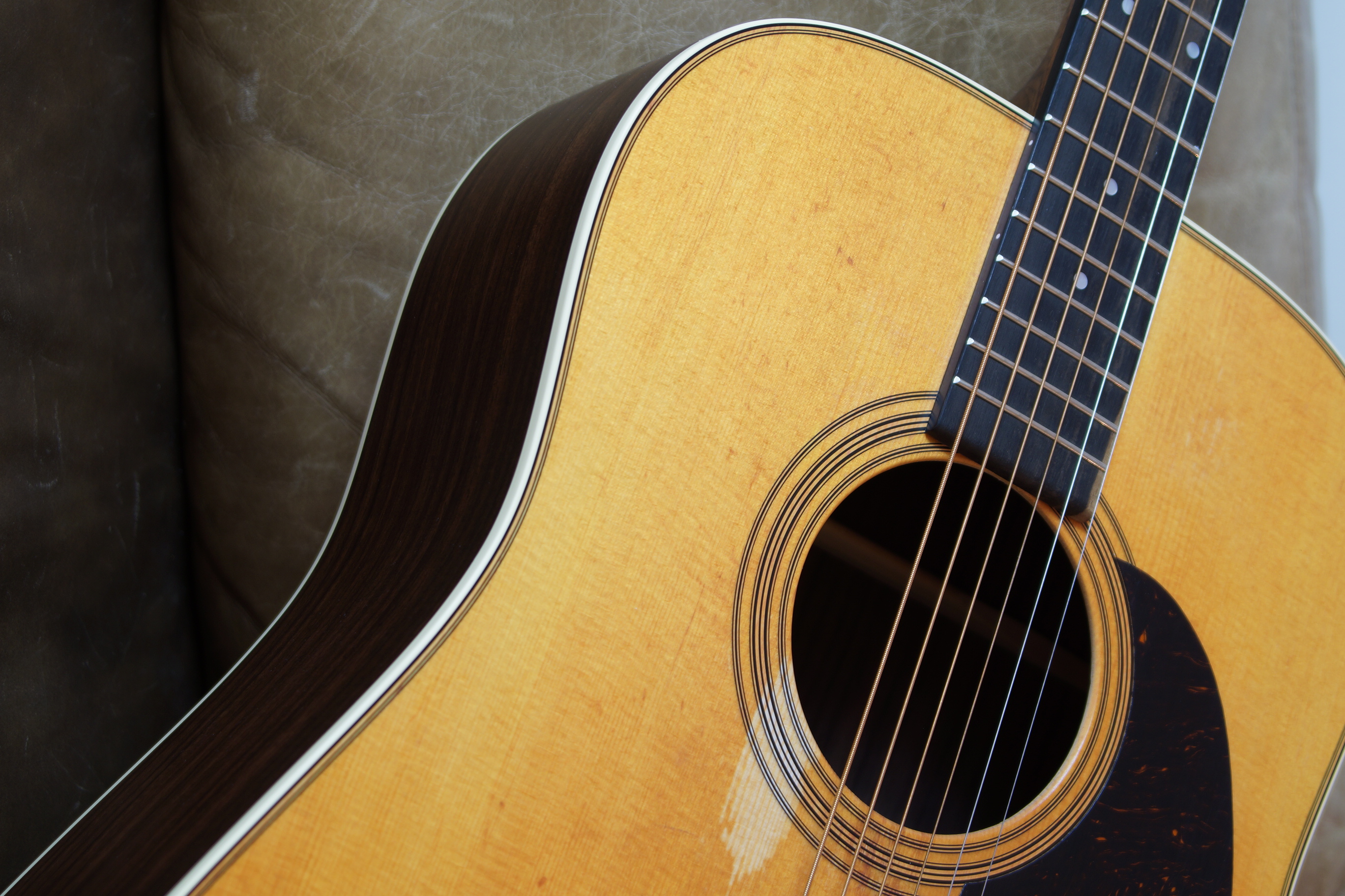 Martin D-28 Street Legend