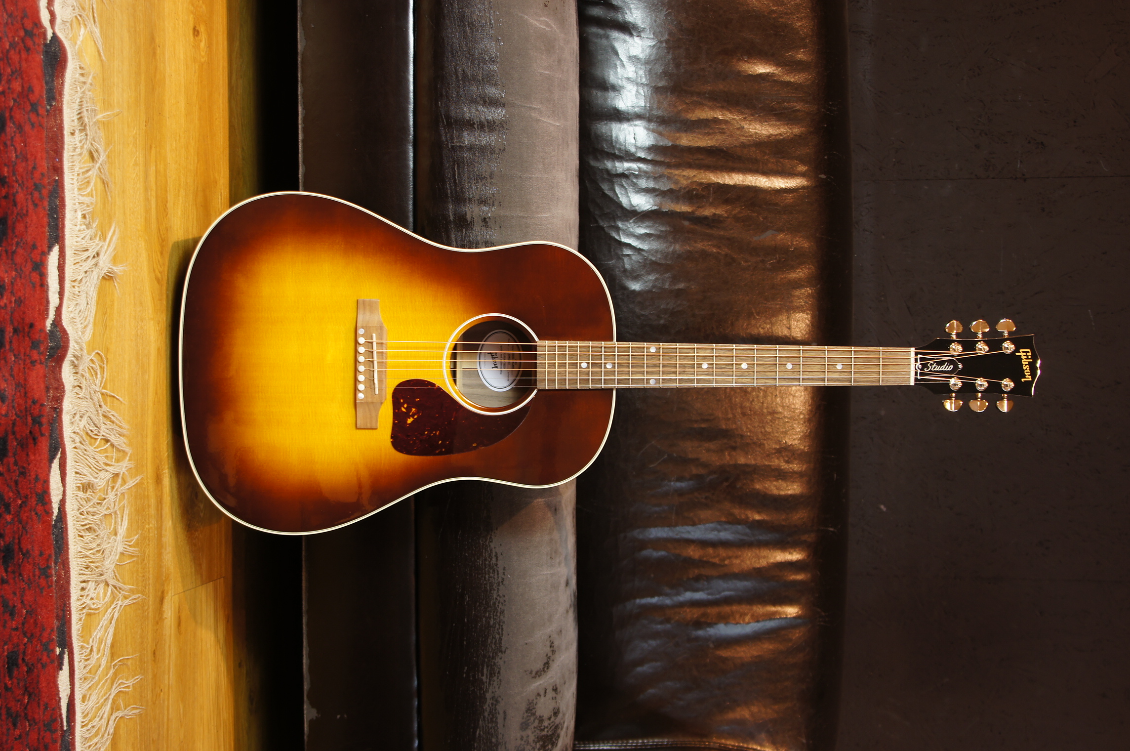 Gibson J-45 Studio Walnut Burst