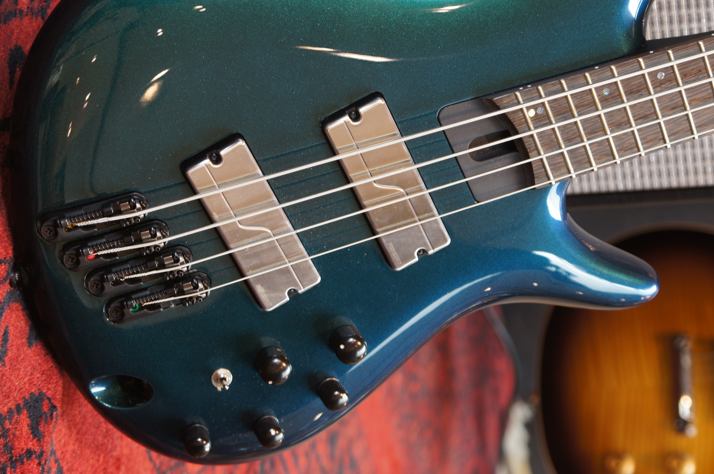 IBANEZ Bass Workshop 4-Str Blue Chameleon Multi Scale - B-Stock