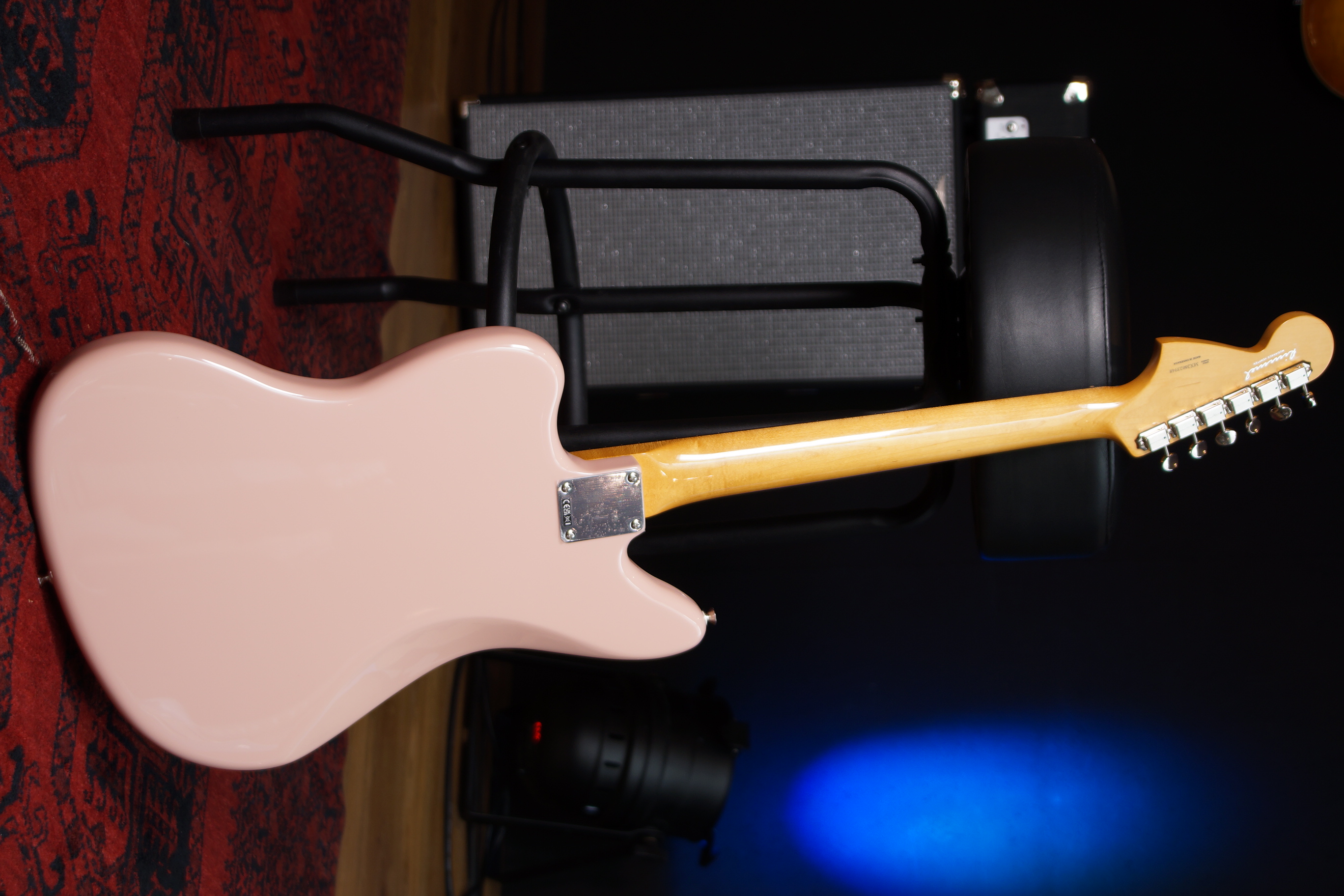 Fender Vintera® III Mid '60s Jaguar®, Rosewood Fingerboard, Shell Pink