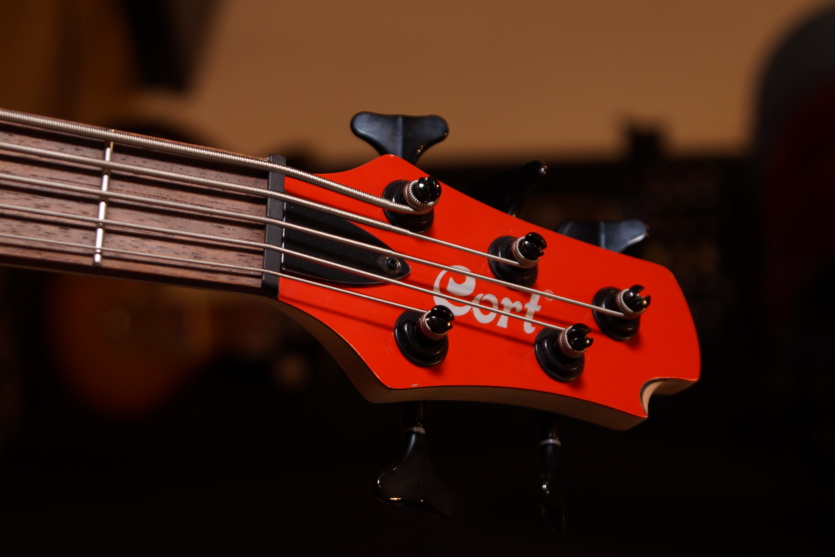 CORT E-Bass C5 Deluxe Candy Red