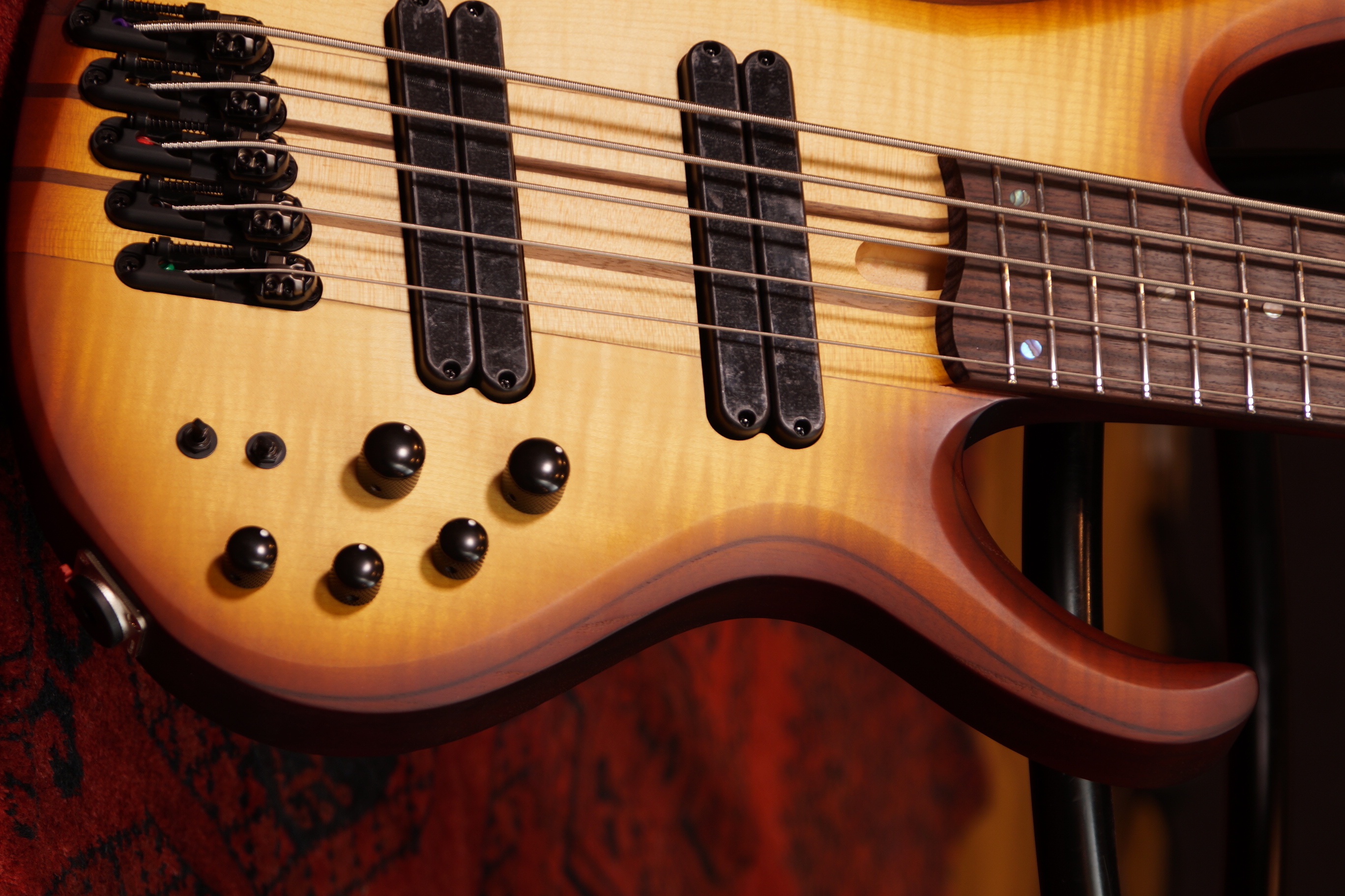 IBANEZ Bass Workshop 5-Str Natural Browned Burst Flat Multi Scale, B-Stock