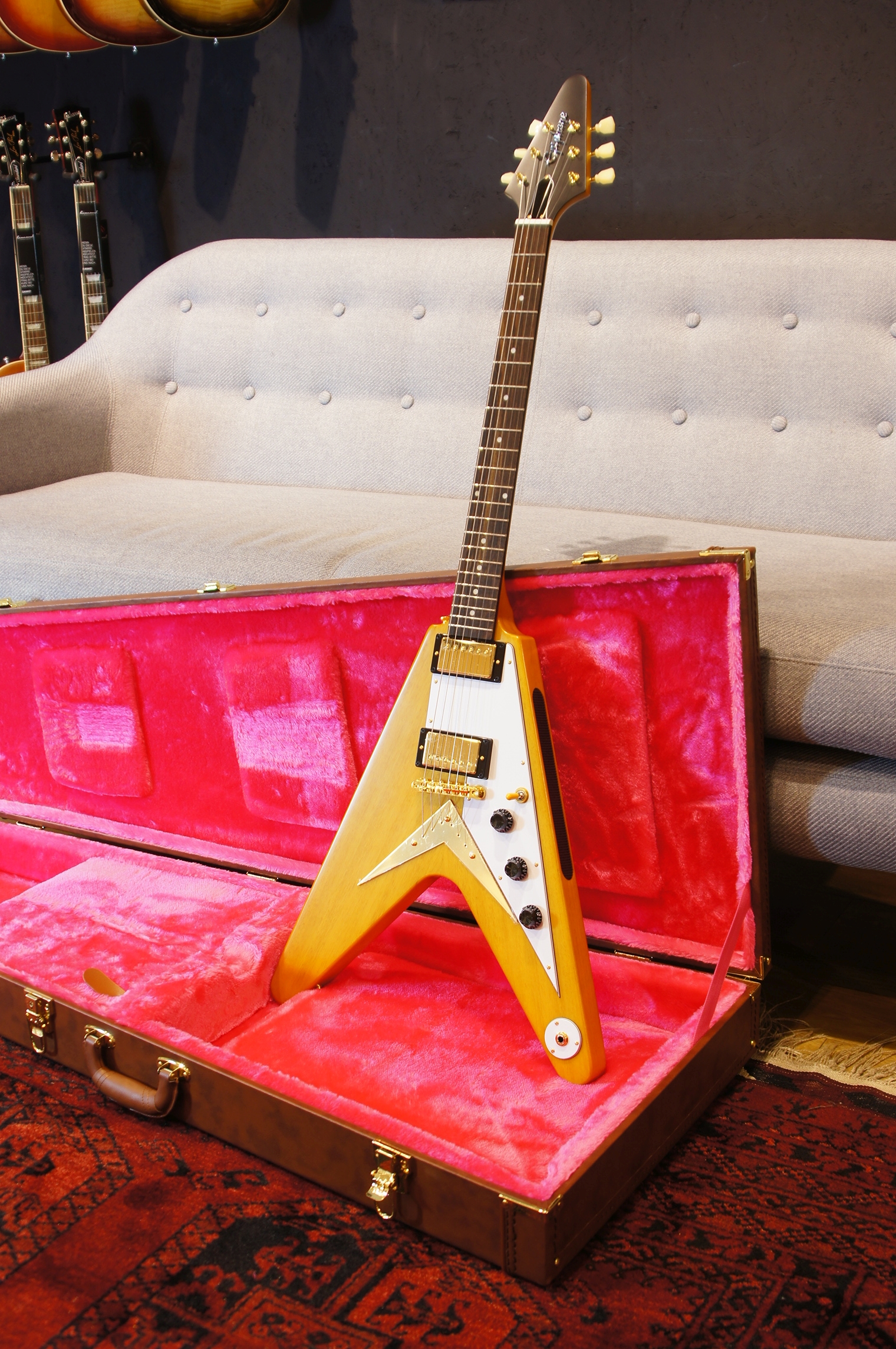 Epiphone 1958 Korina Flying V White Pickguard