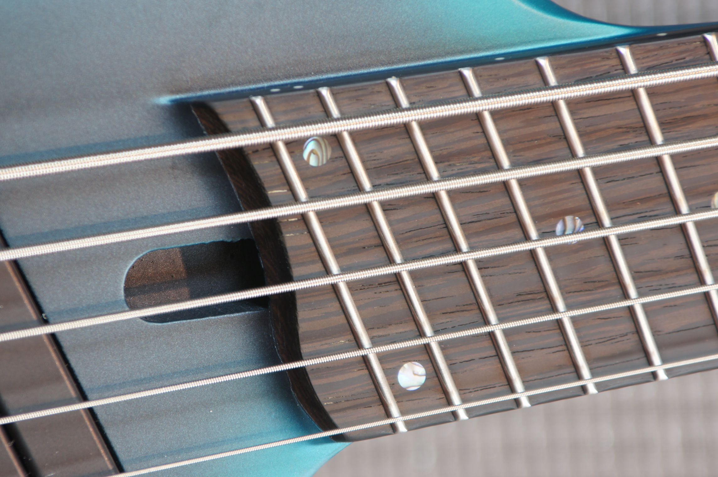 IBANEZ BTB 605 MSCE Bass Workshop 5-Str. Cerulean Aura Burst Matte, incl. Case - B-Stock