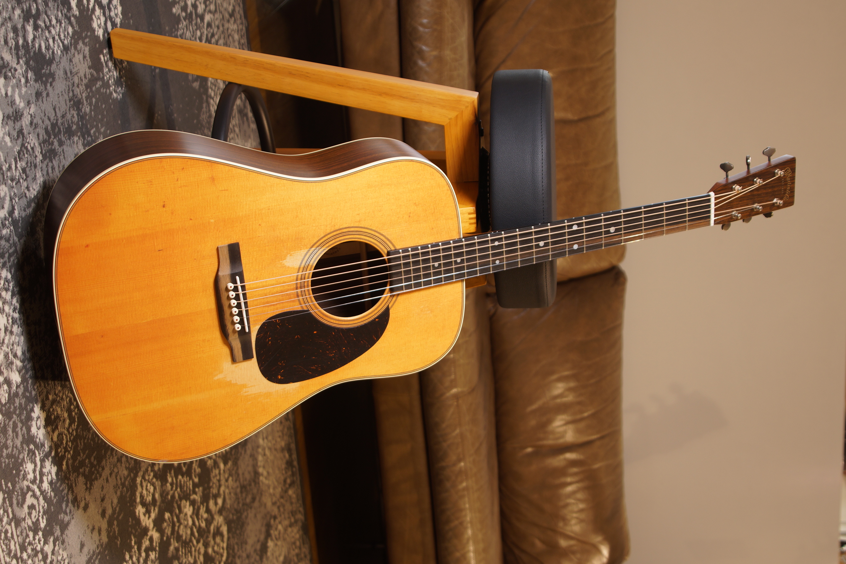 Martin D-28 Street Legend