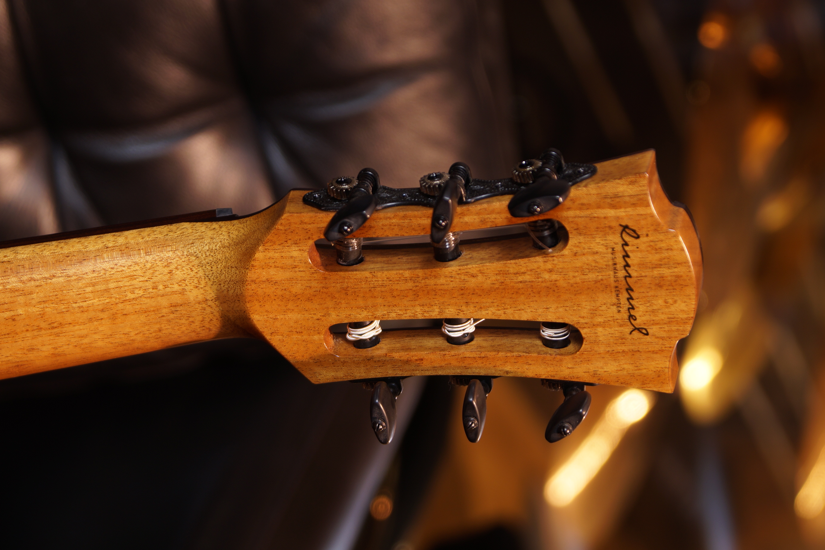 LÂG - GLA OC88CE Konzertgitarre mit Pickup