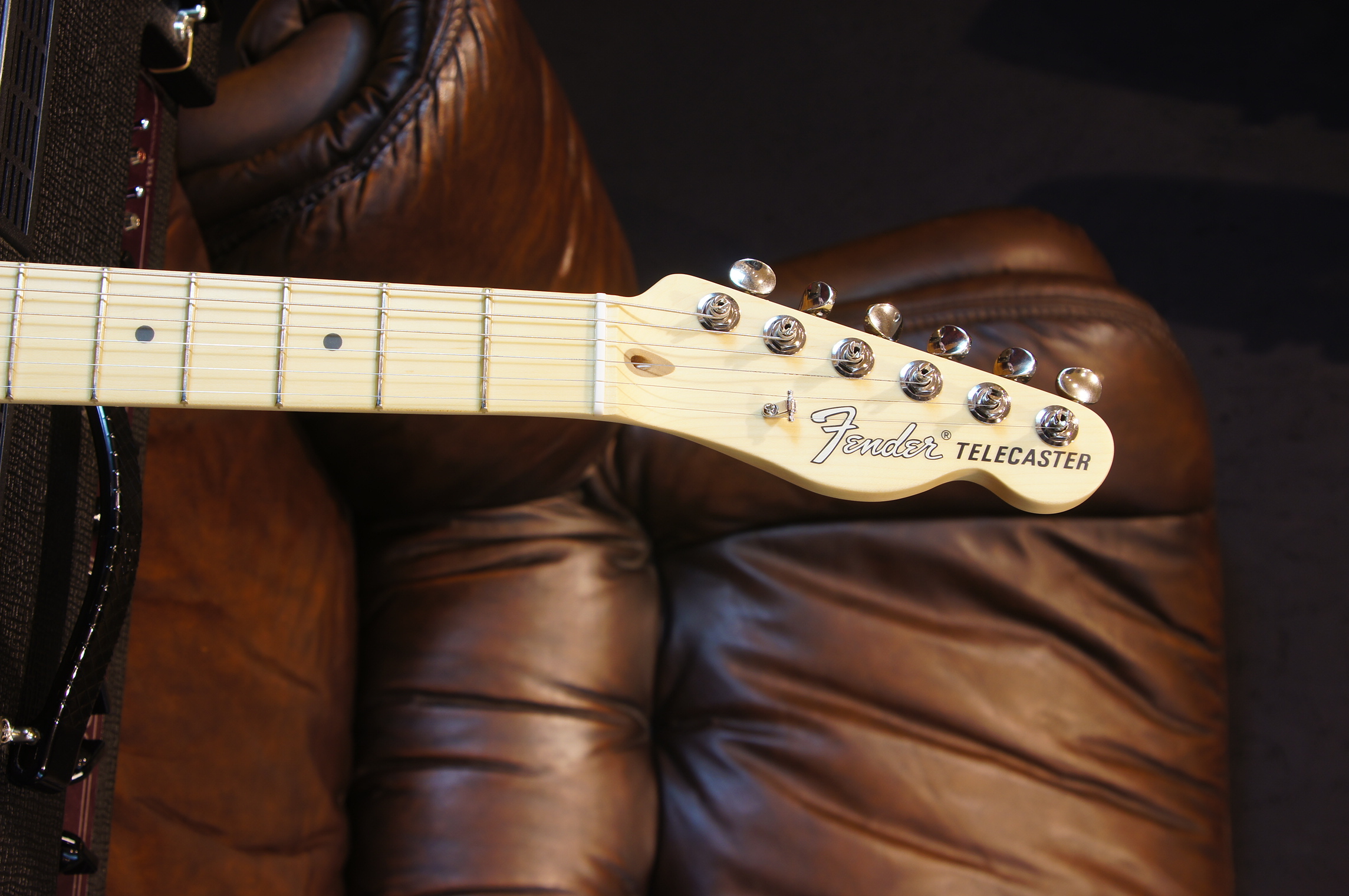 Fender Telecaster American Performer with Humbucking, Maple Fingerboard, Vintage White