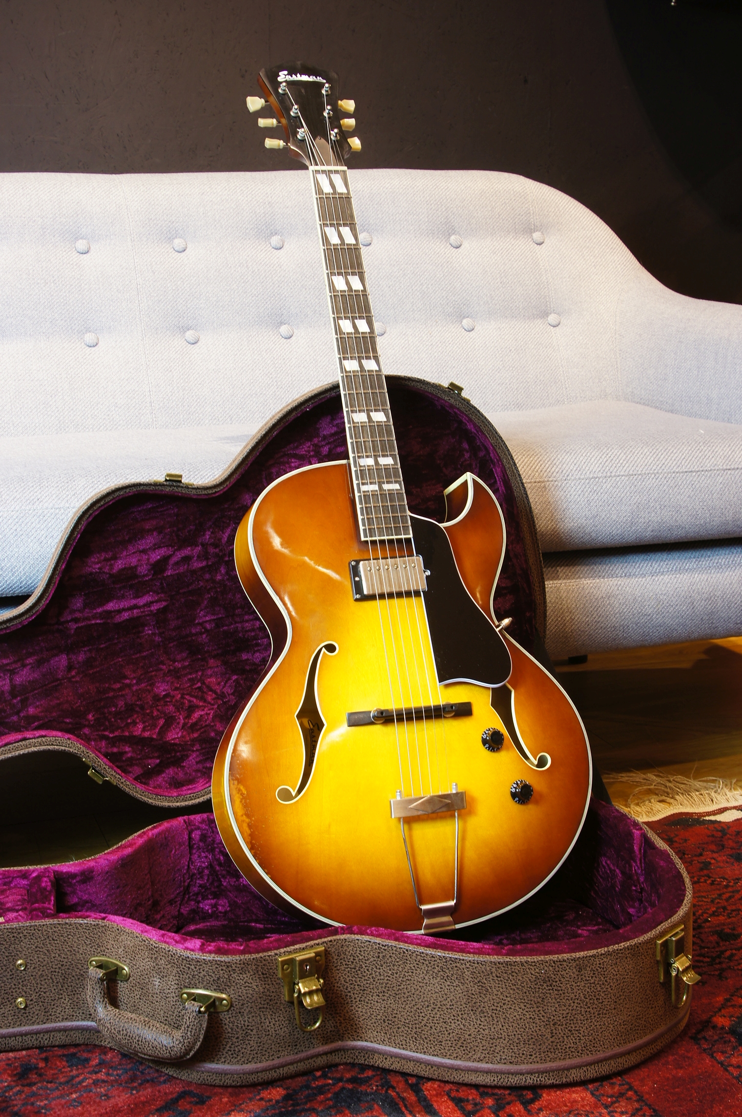 Eastman T49D/V-GB Archtop Goldburst aged
