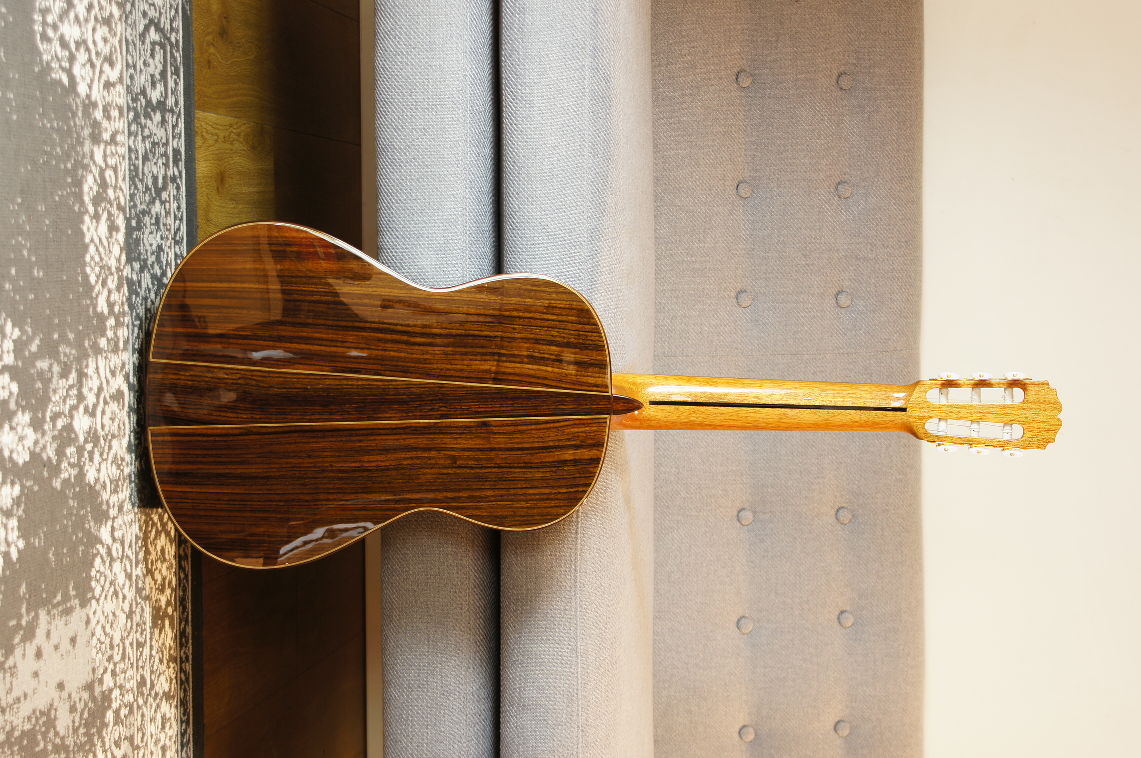 José Alonso 12A - Palisander/Fichte vollmassiv mit Carbon verstärkter Fächerbeleistung