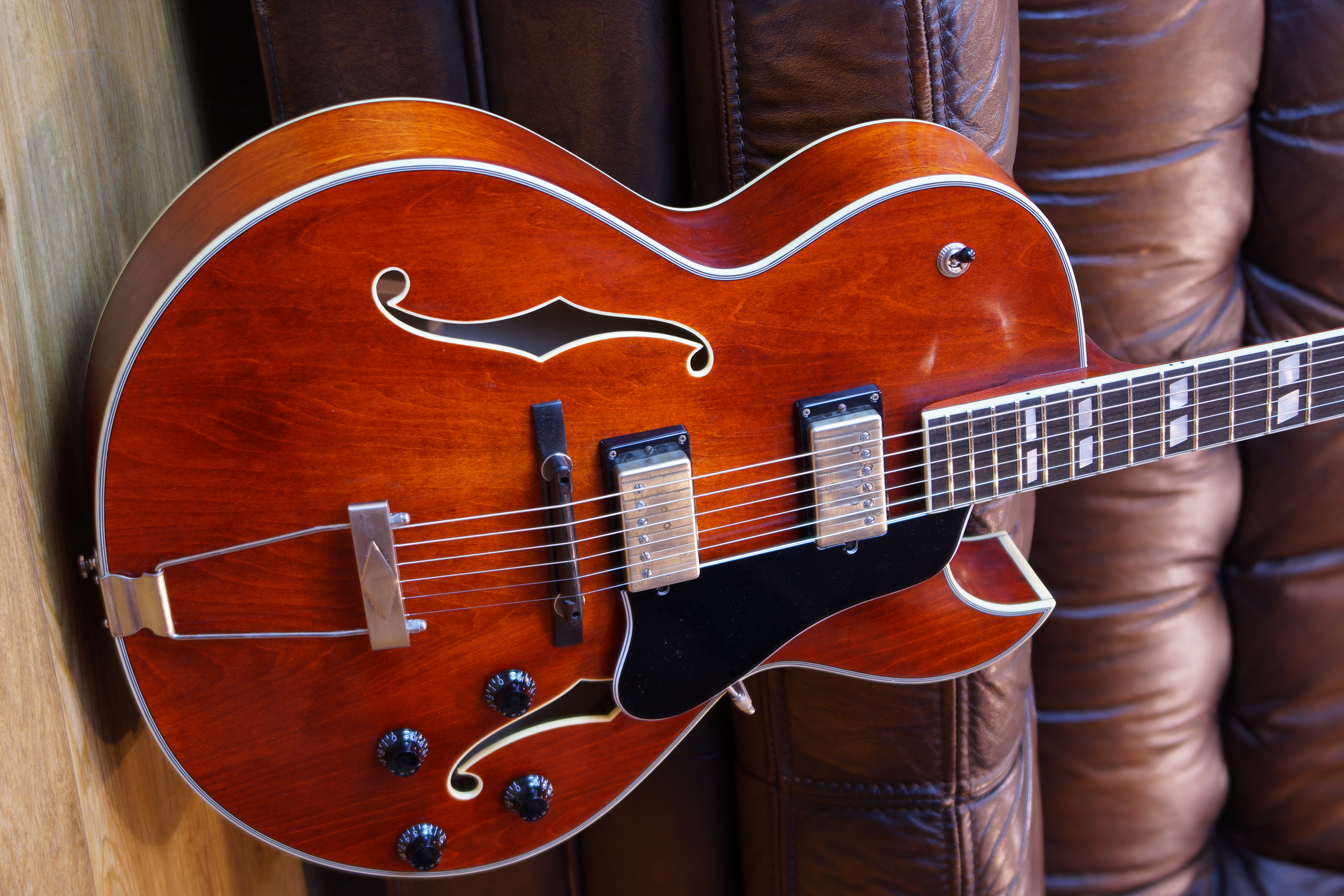 Eastman T49D/TV Archtop Antique Classic aged