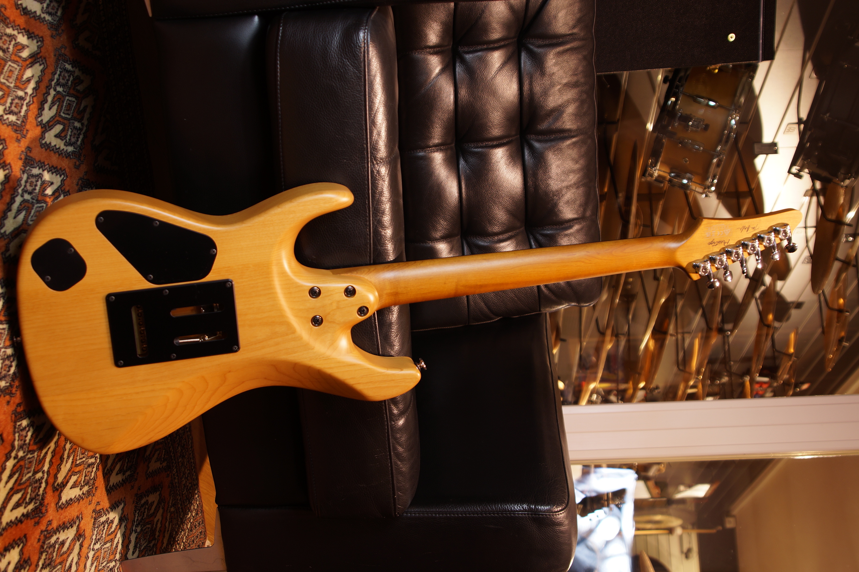 IBANEZ Tom Quayle Signature Charcoal Black Burst Flat B- Stock inkl. Koffer