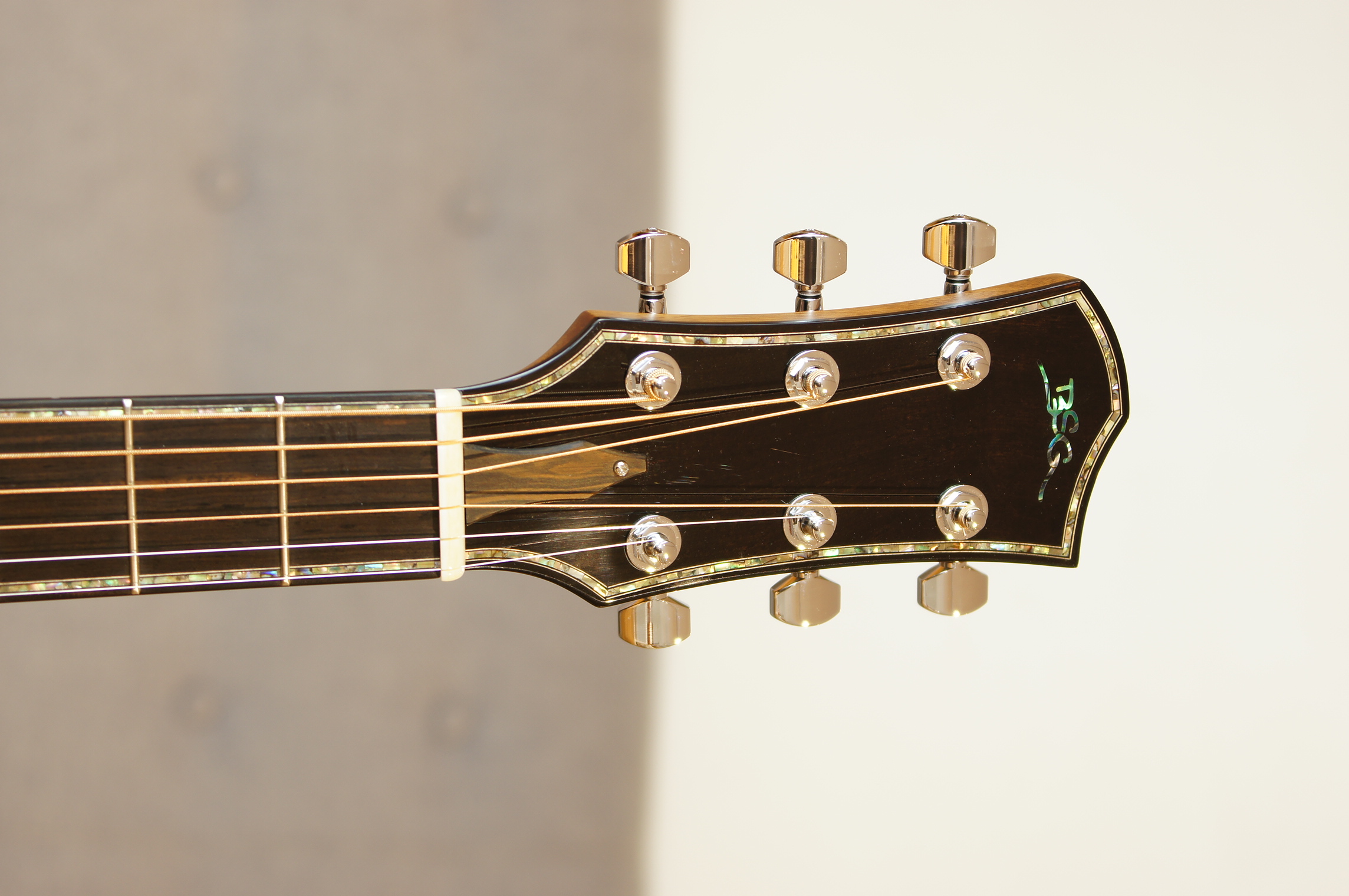 BSG Apro 35 F - Curly Laurel / Fichte mit MISI Trio Air Tonabnehmer