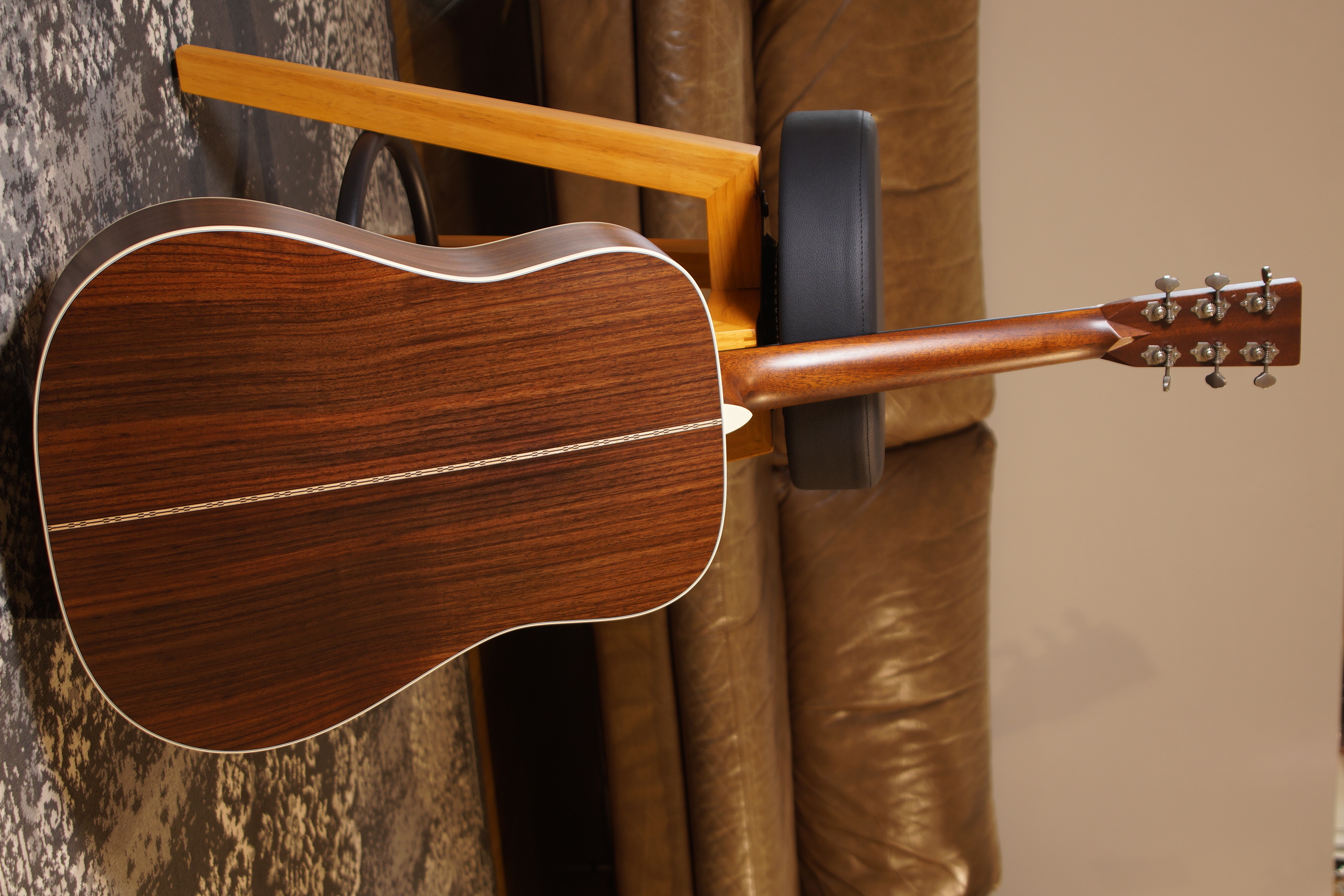 Martin D-28 Street Legend