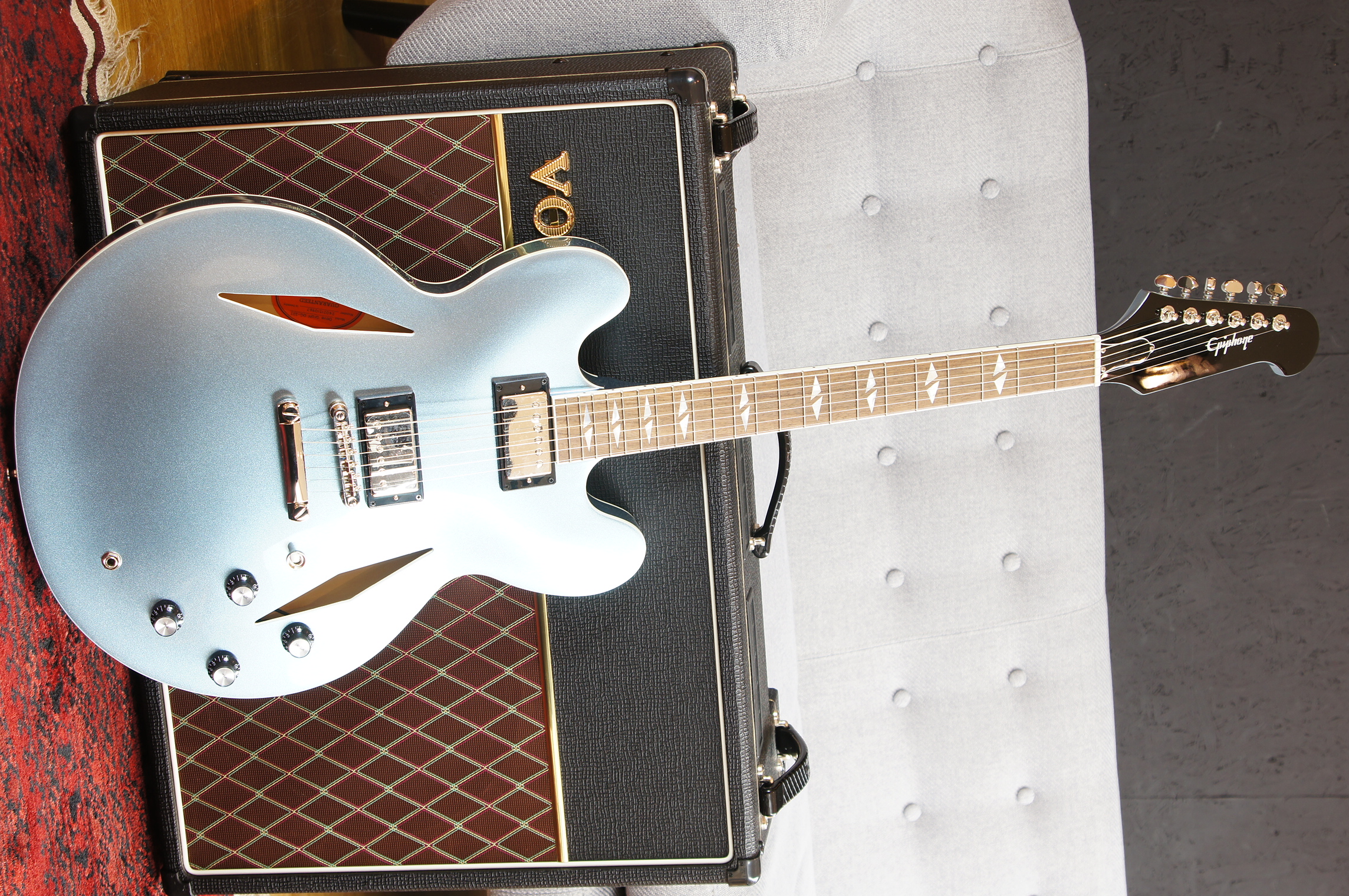 Epiphone Dave Grohl DG-335 - Pelham Blue