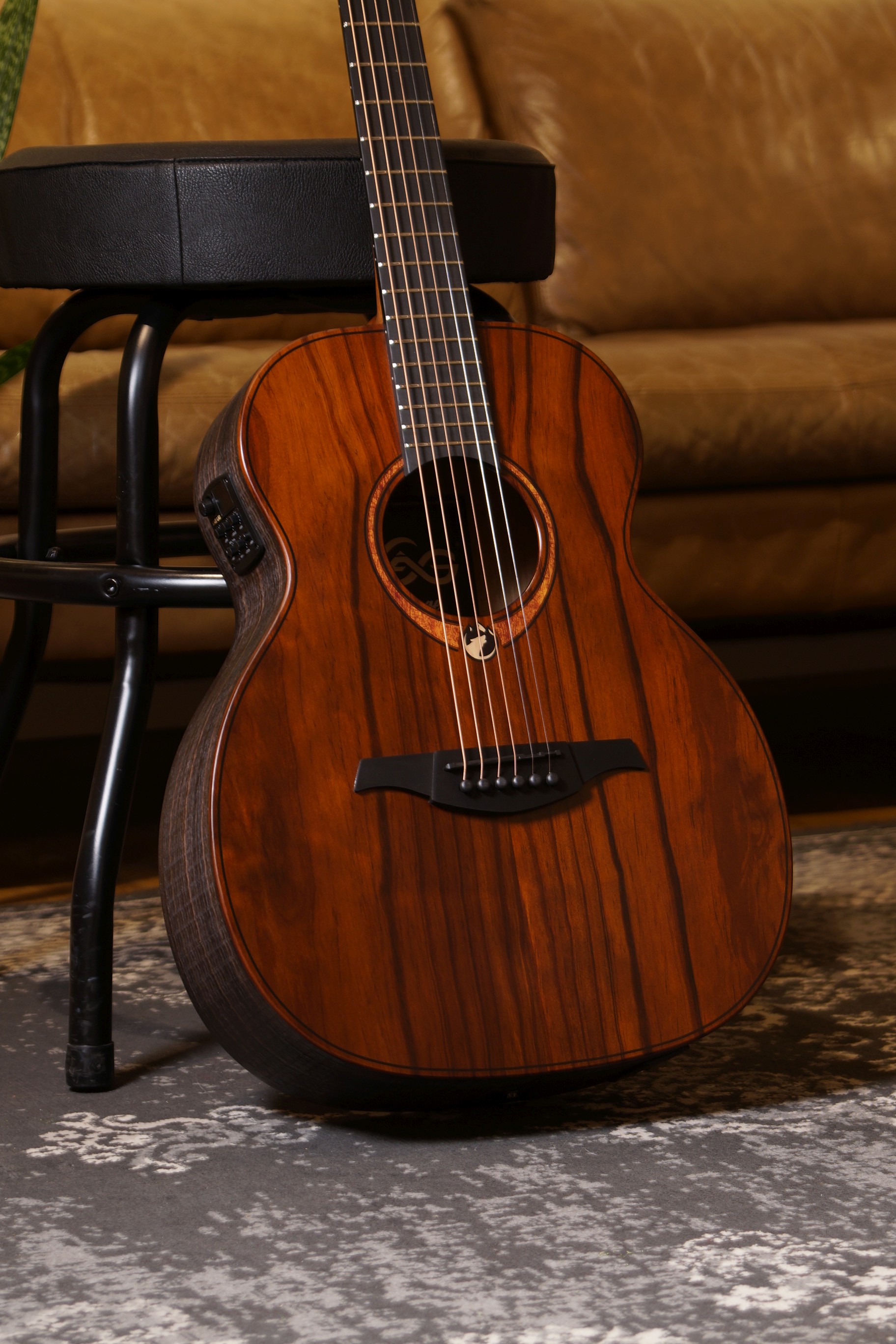 LÂG - GLA SAUVAGE-TE Travelgitarre