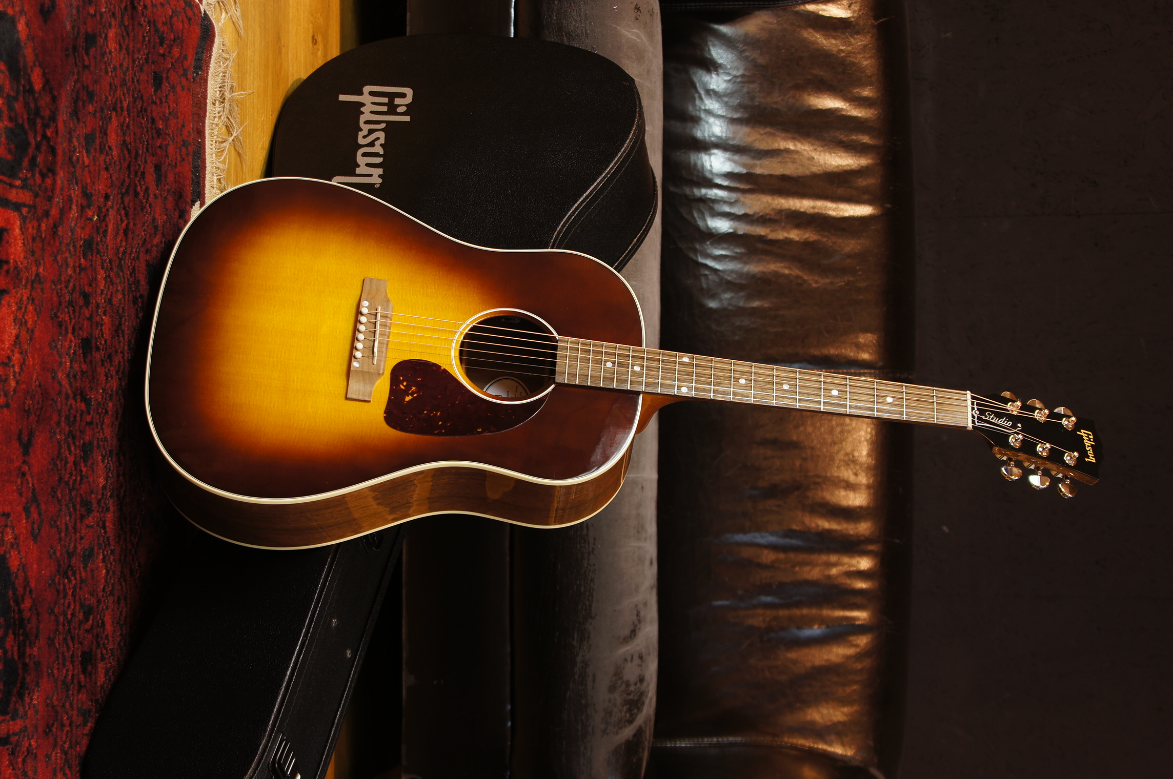 Gibson J-45 Studio Walnut Burst