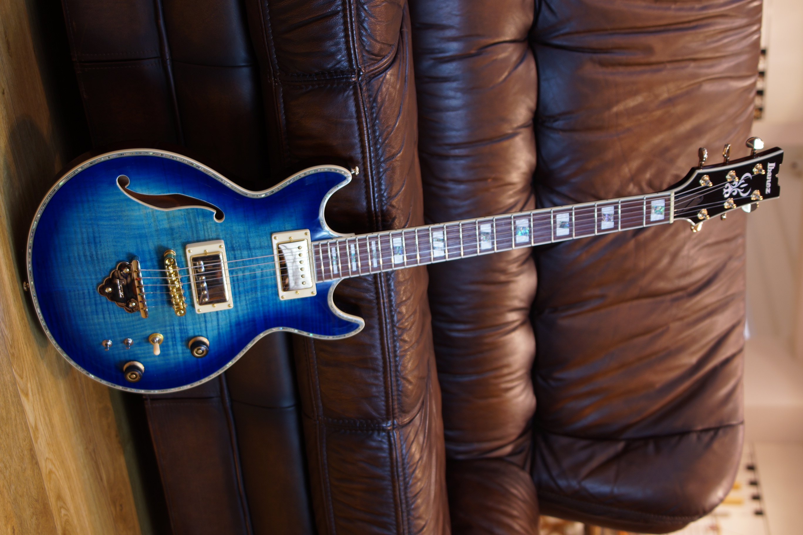 IBANEZ AR 6-String - Light Blue Burst