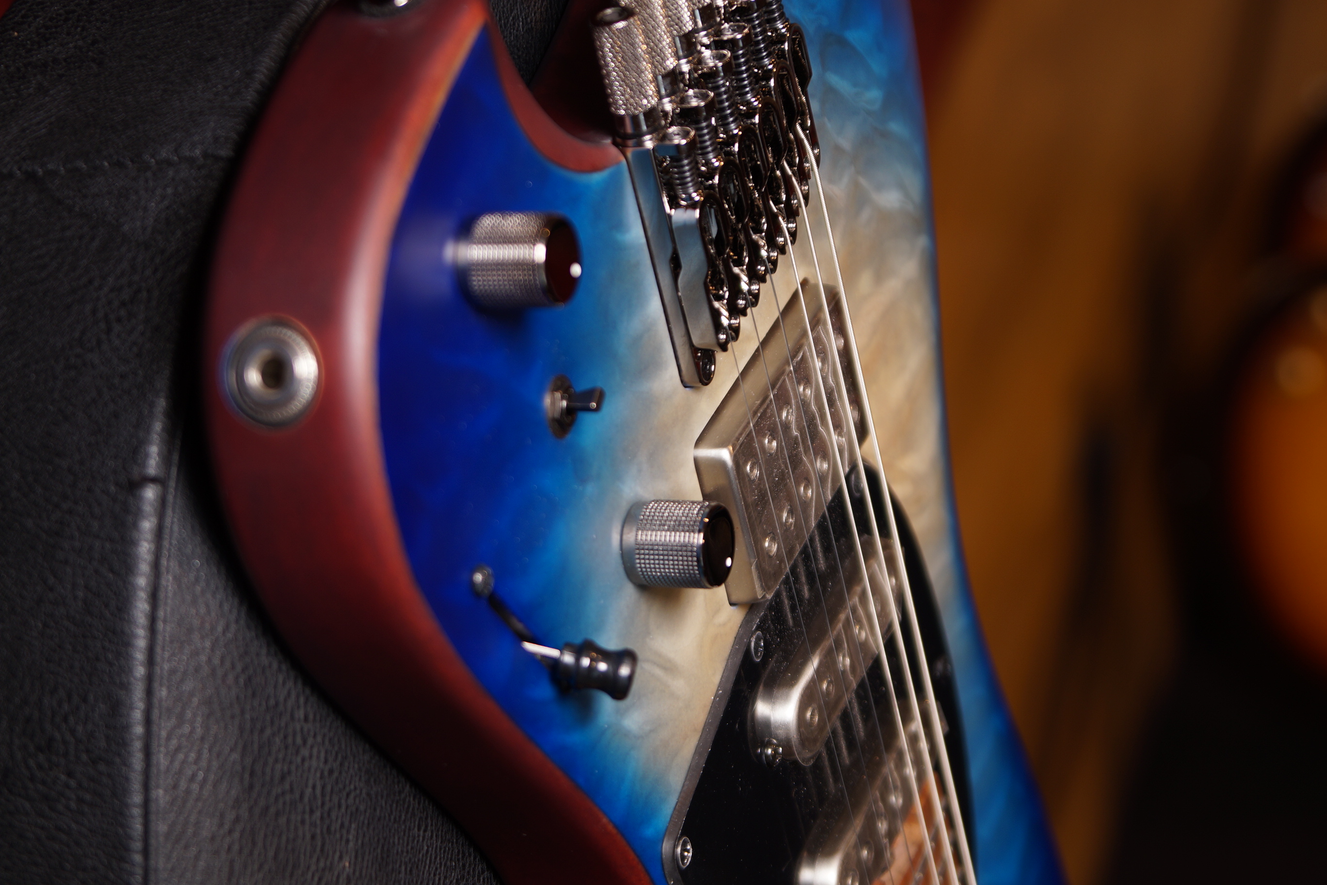 Ibanez QX54QM-BSM Quest Series E-Gitarre 6 String - Blue Sphere Burst Matte + Gigbag - B-Stock