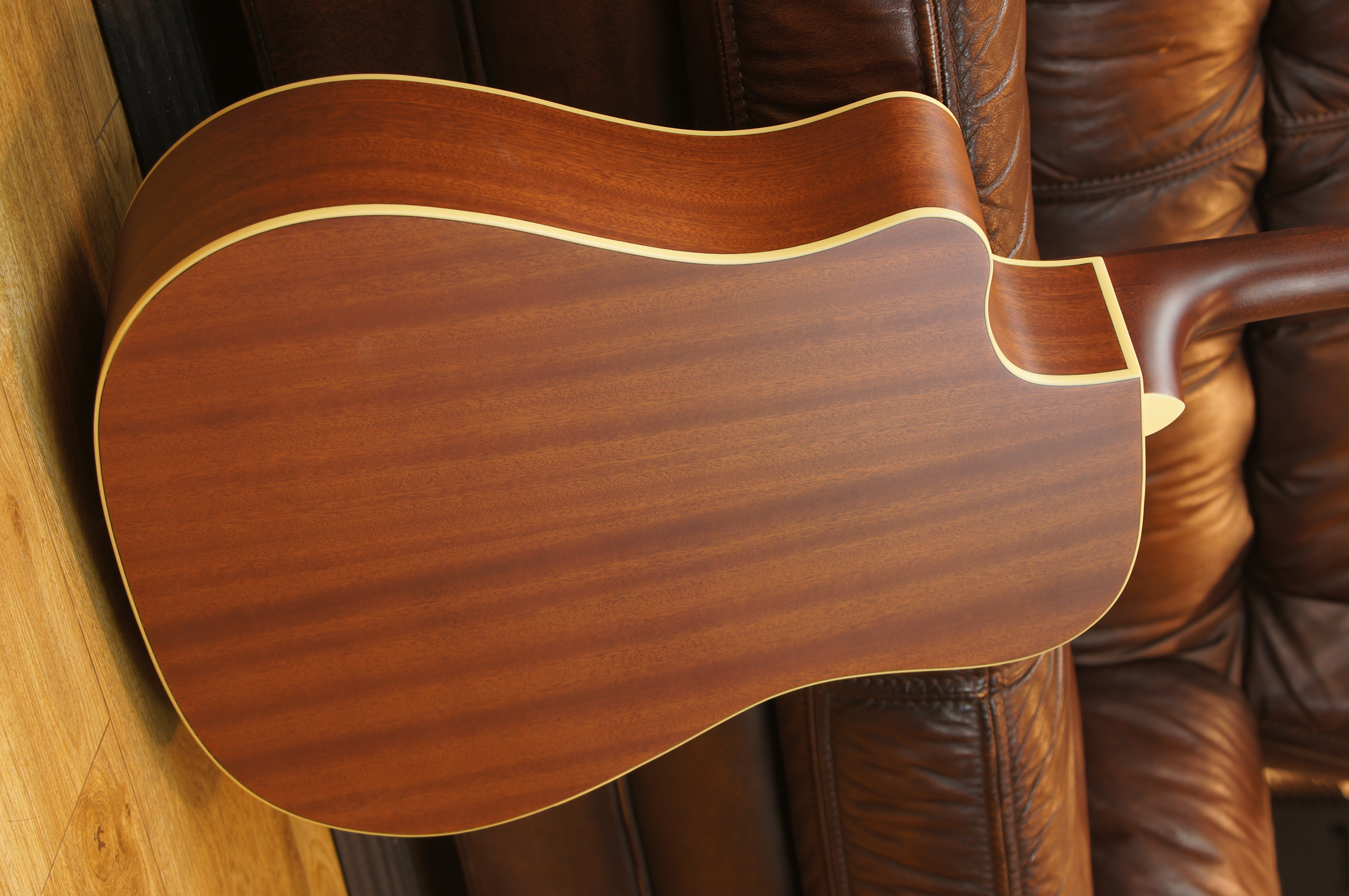 Fender Redondo Player, Walnut Fingerboard, Tortoiseshell Pickguard, Lake Placid Blue