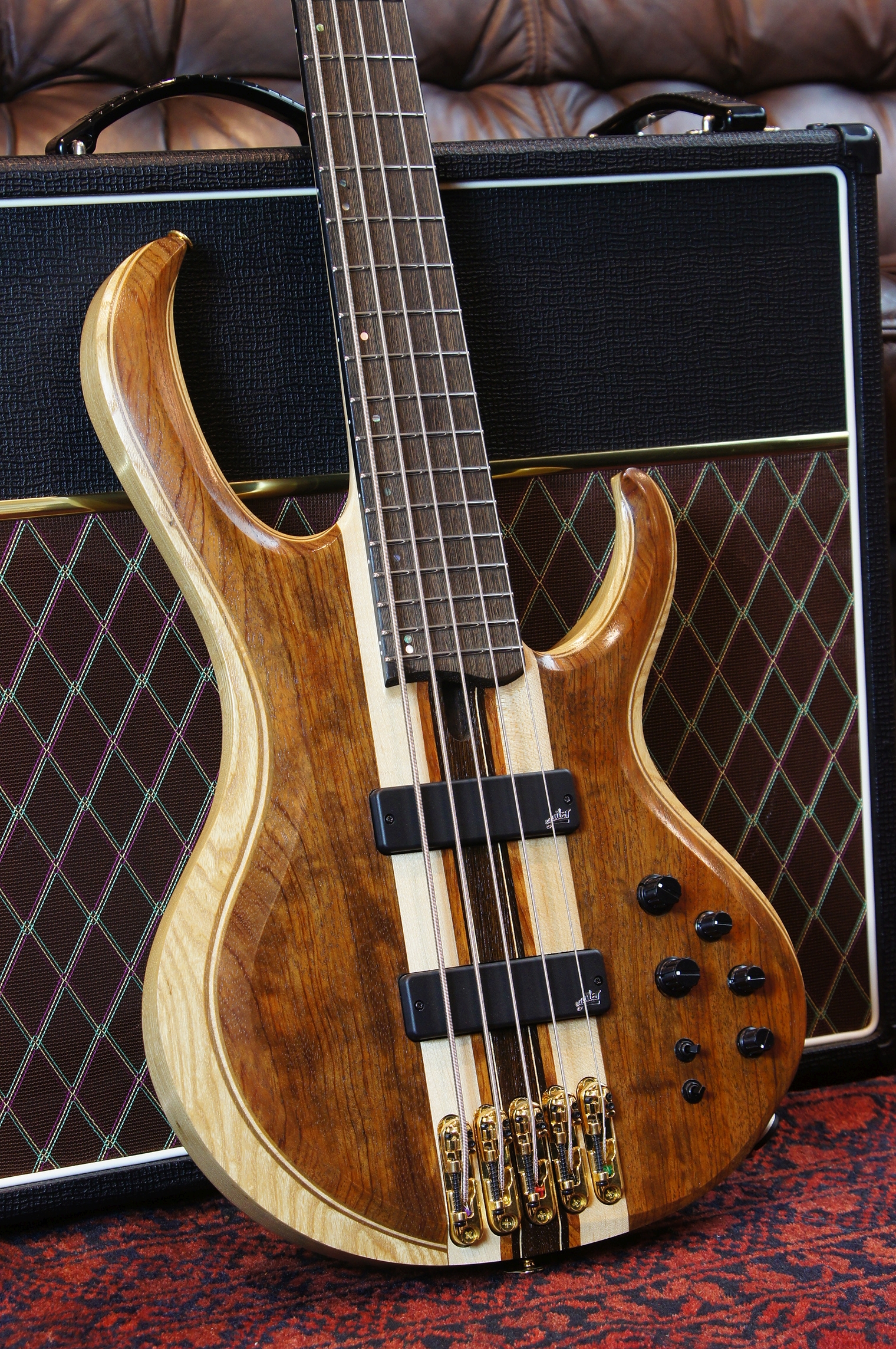 Ibanez BTB1835NDL Premium Serie E-Bass 5 String Natural Shadow Low Gloss + Tasche B-Stock
