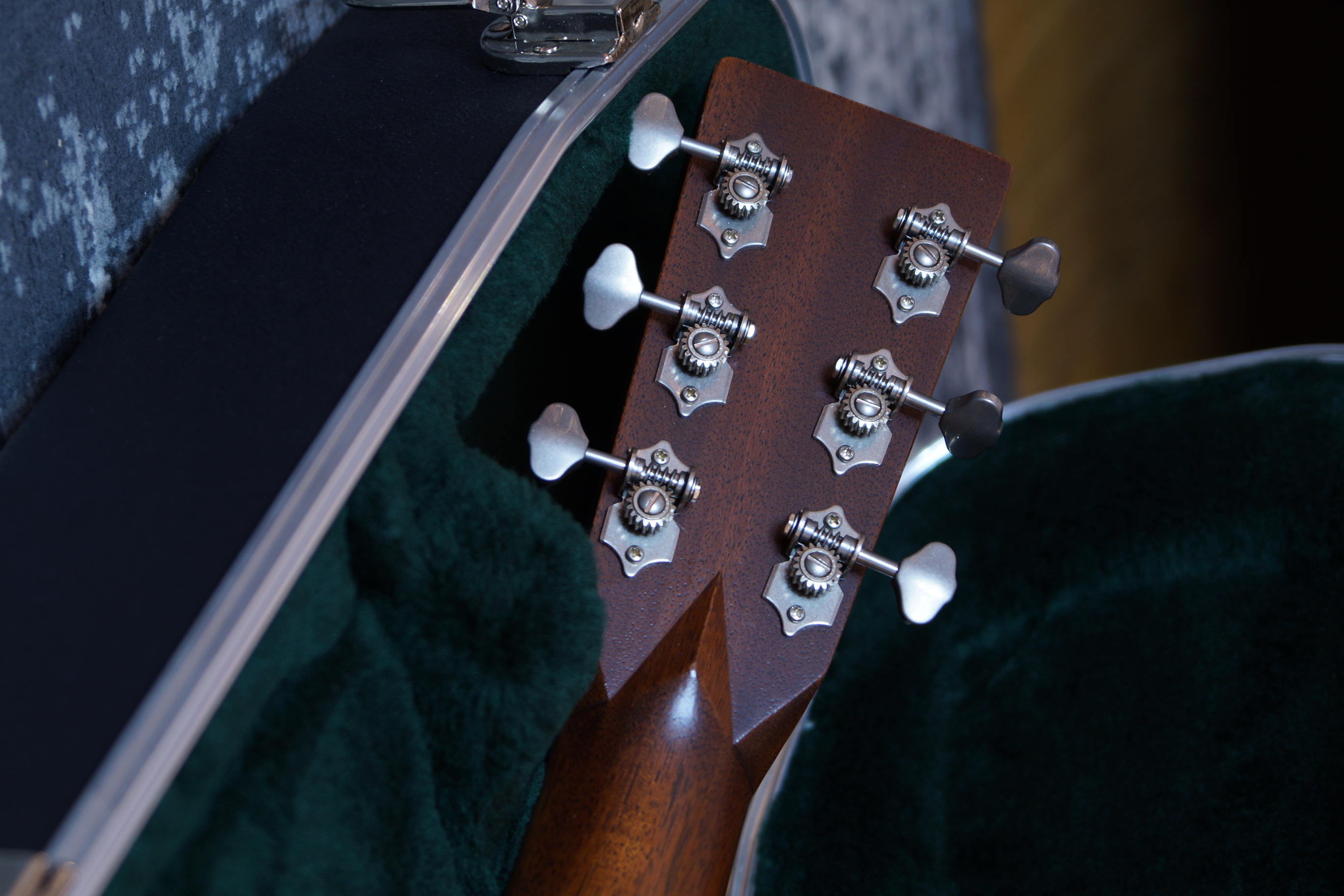 Martin D-28 Street Legend